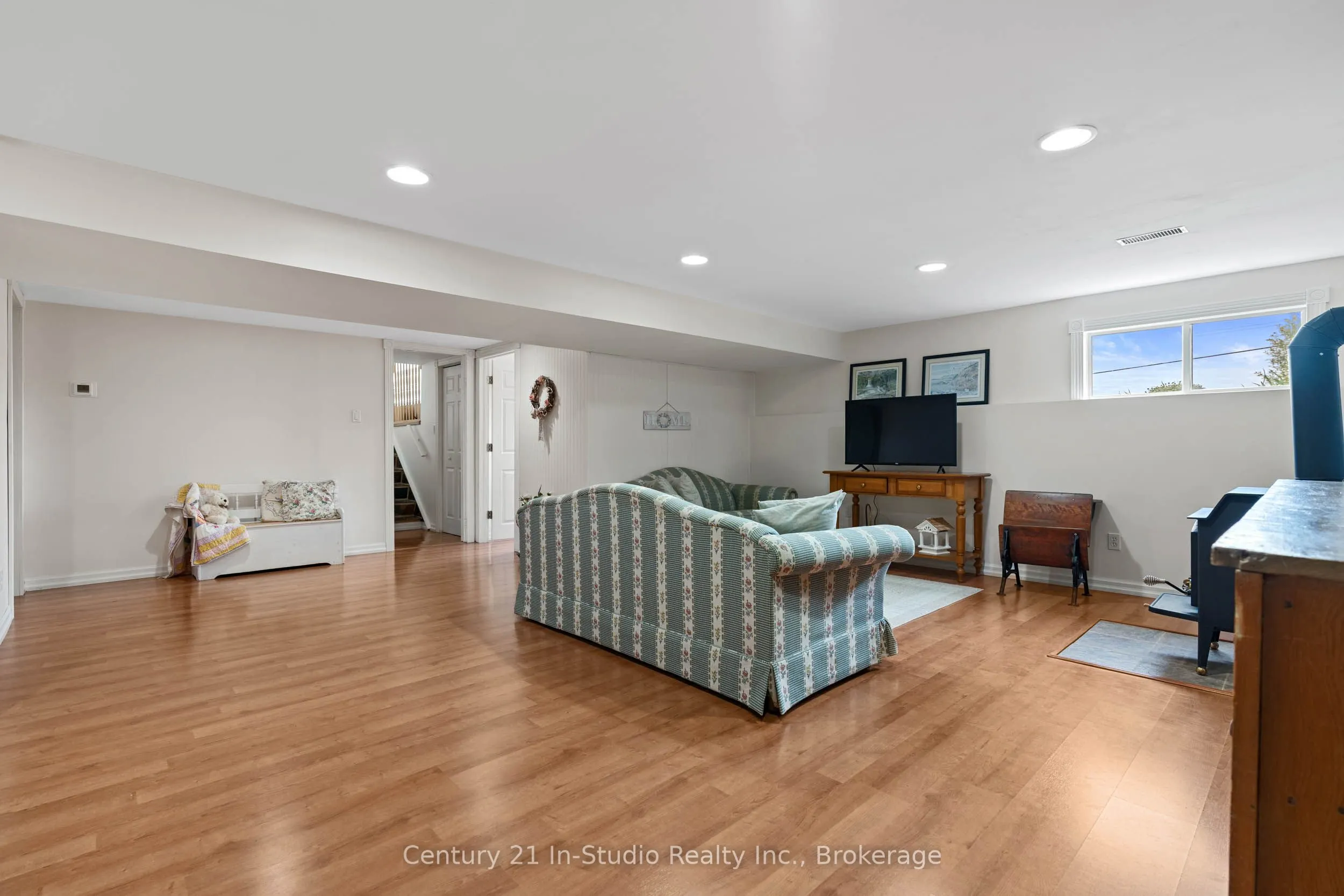 618134 Grey 18 Road