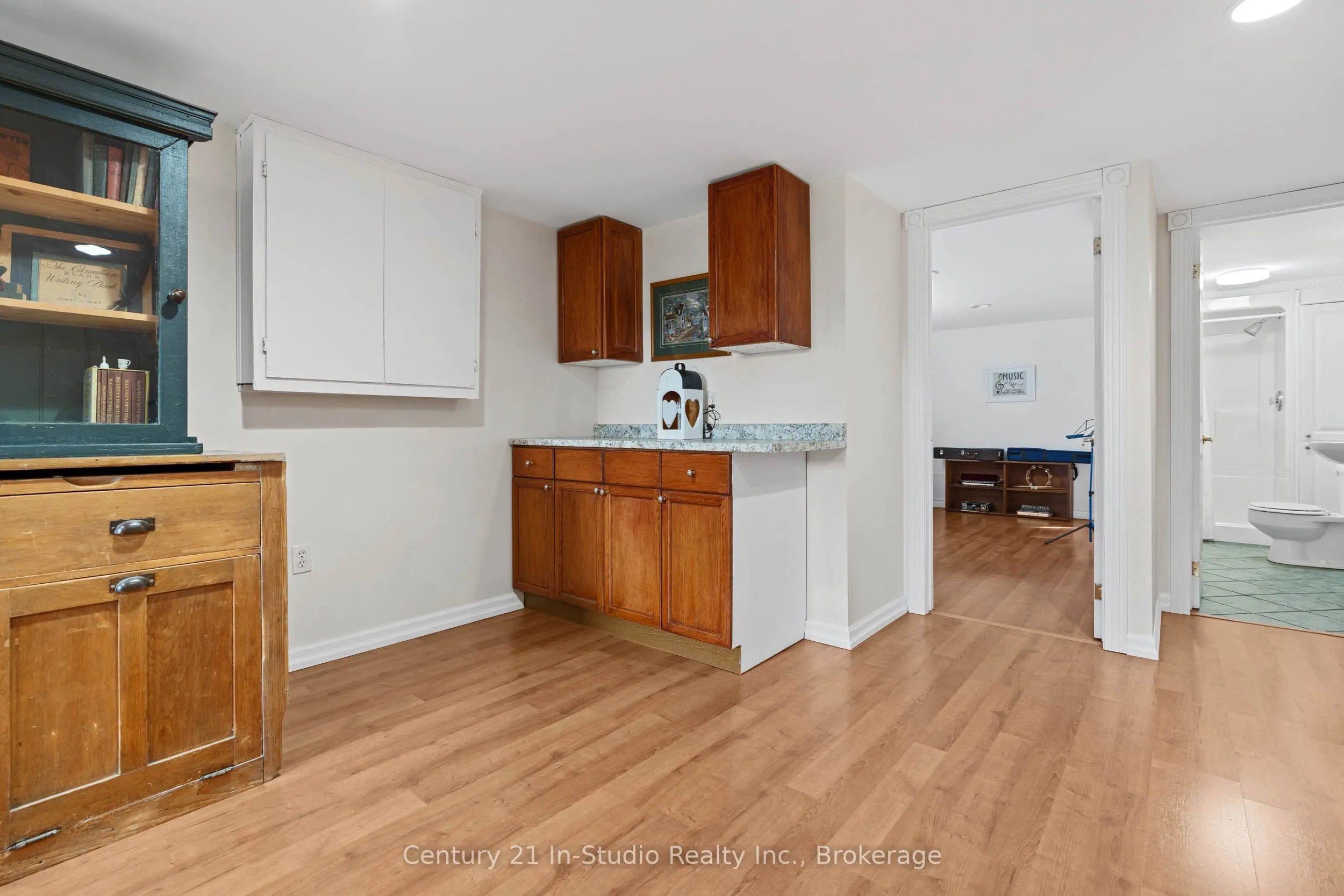 618134 Grey 18 Road