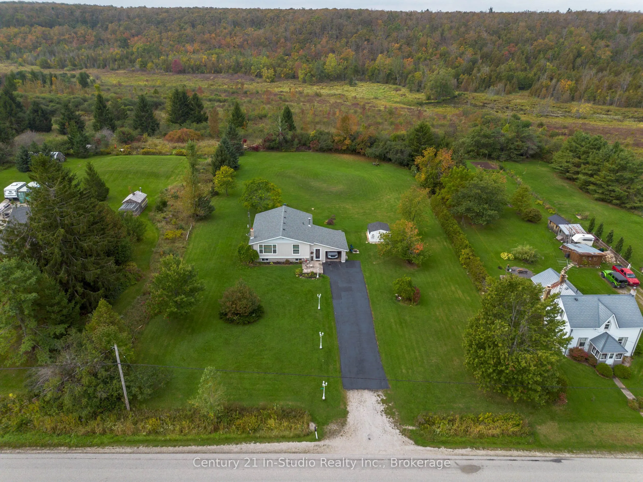 618134 Grey 18 Road