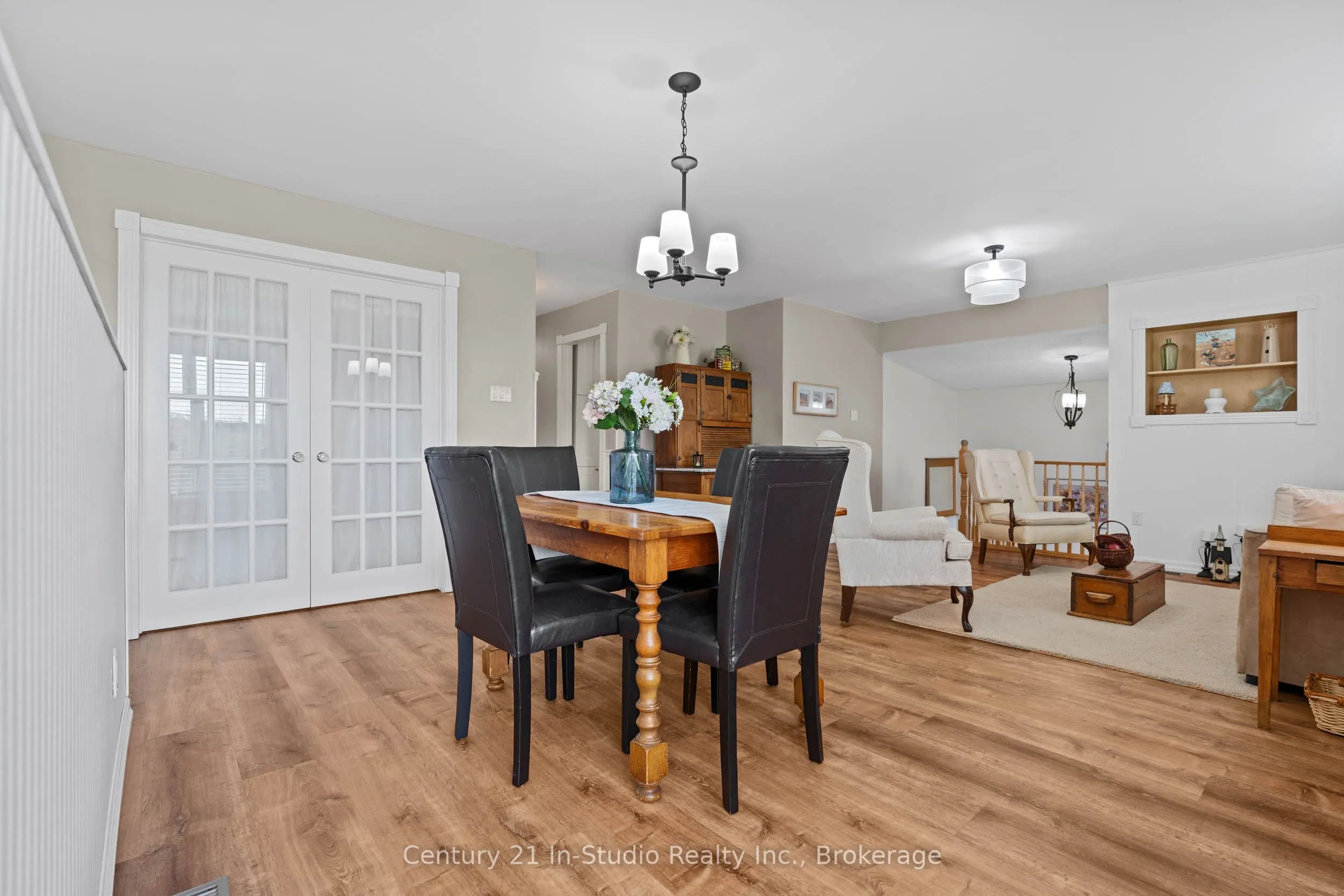 618134 Grey 18 Road