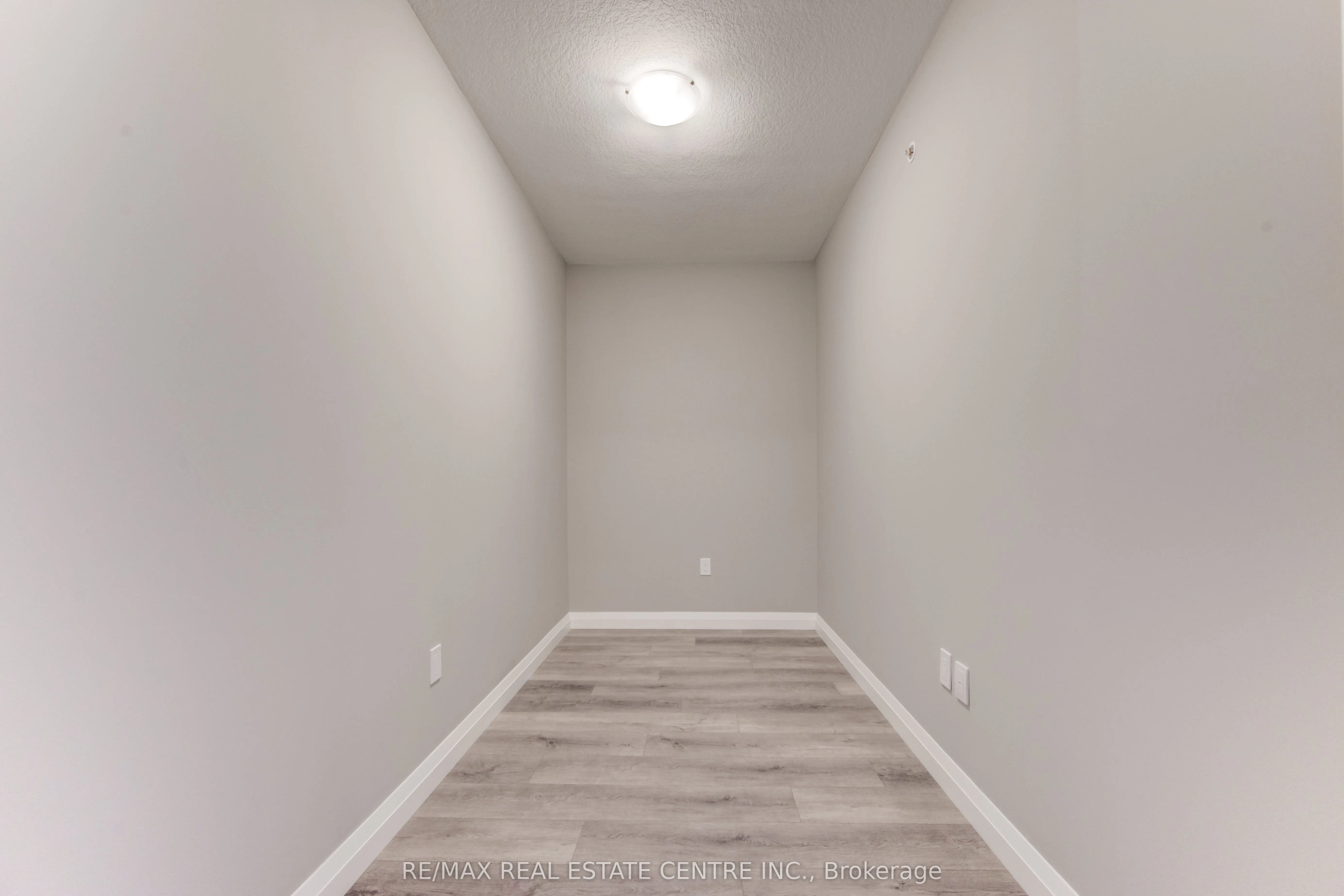 93 Arthur Street S, #1001
