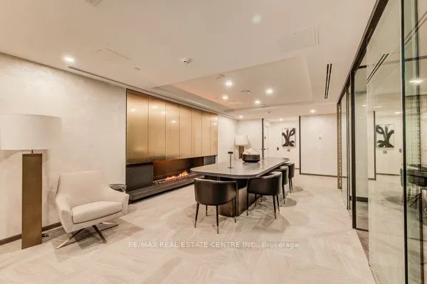 93 Arthur Street S, #1001