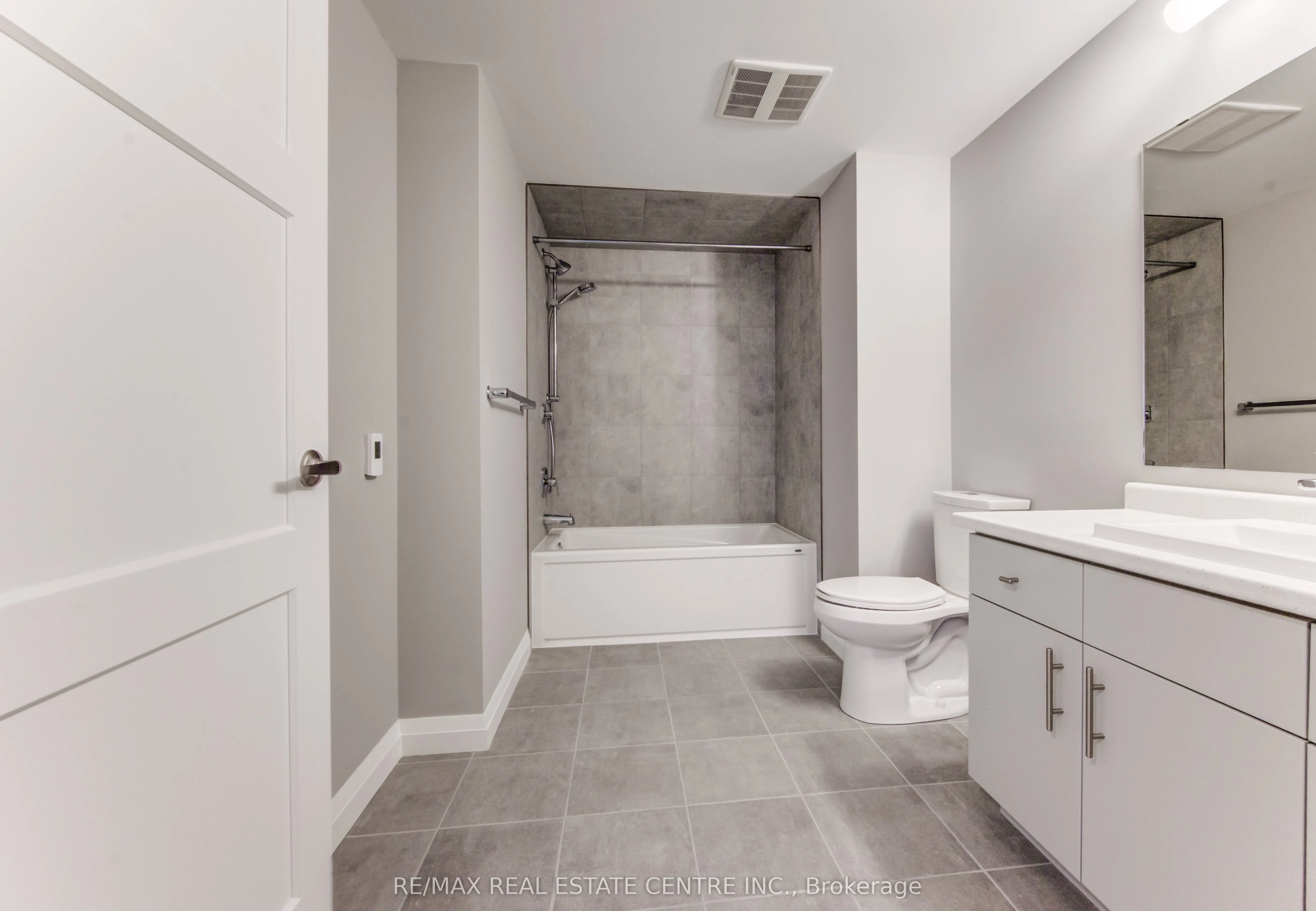 93 Arthur Street S, #1001
