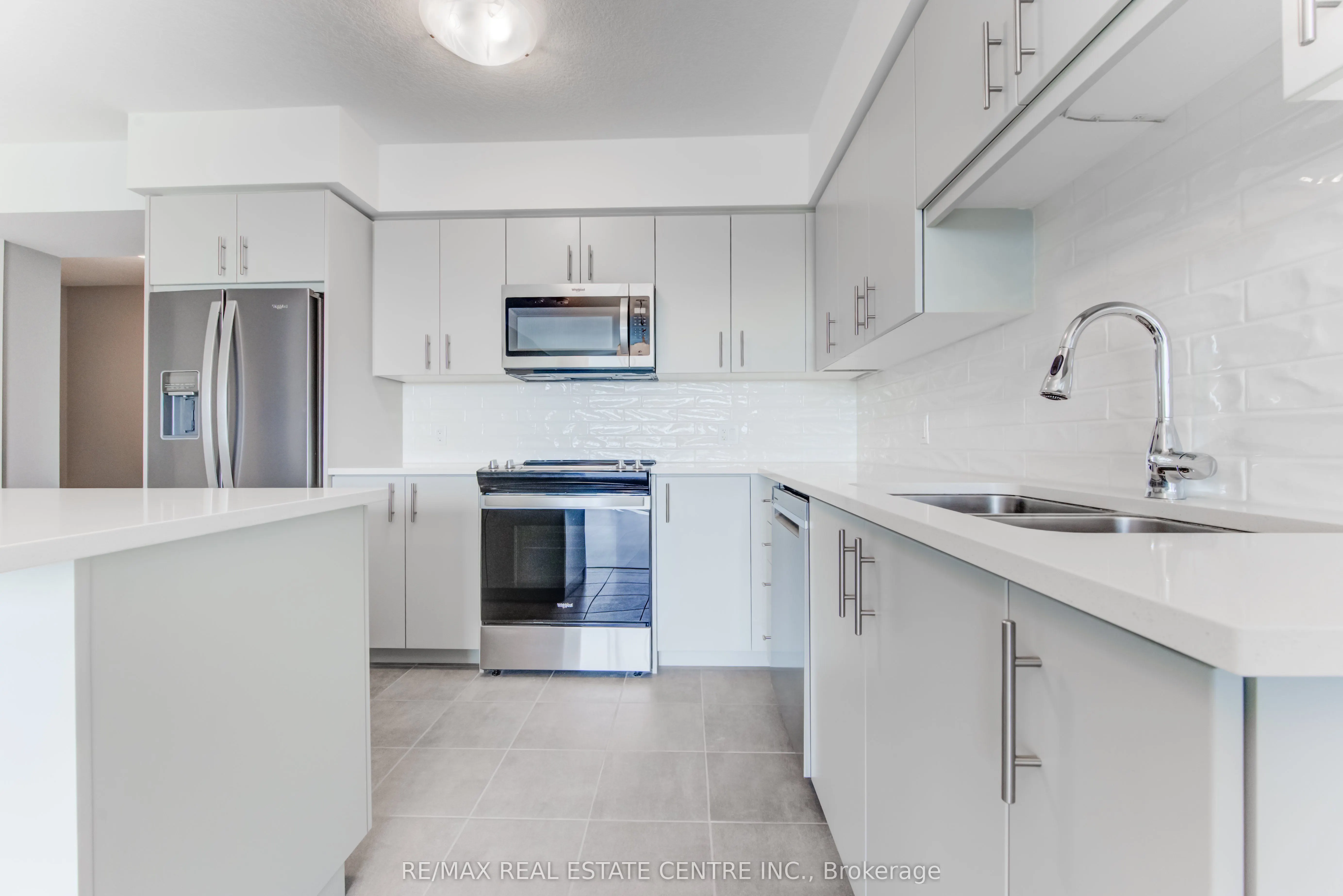 93 Arthur Street S, #1001