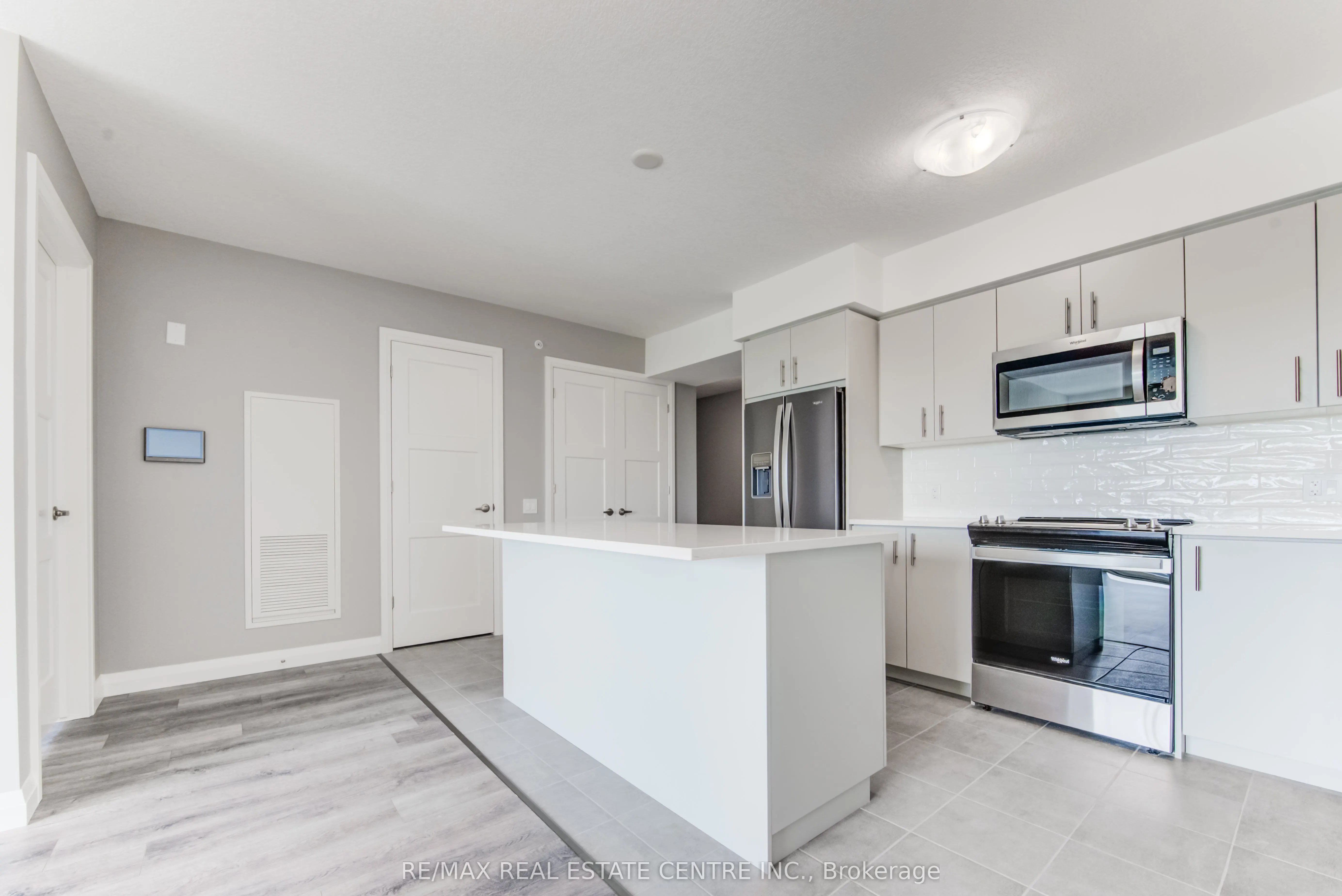93 Arthur Street S, #1001