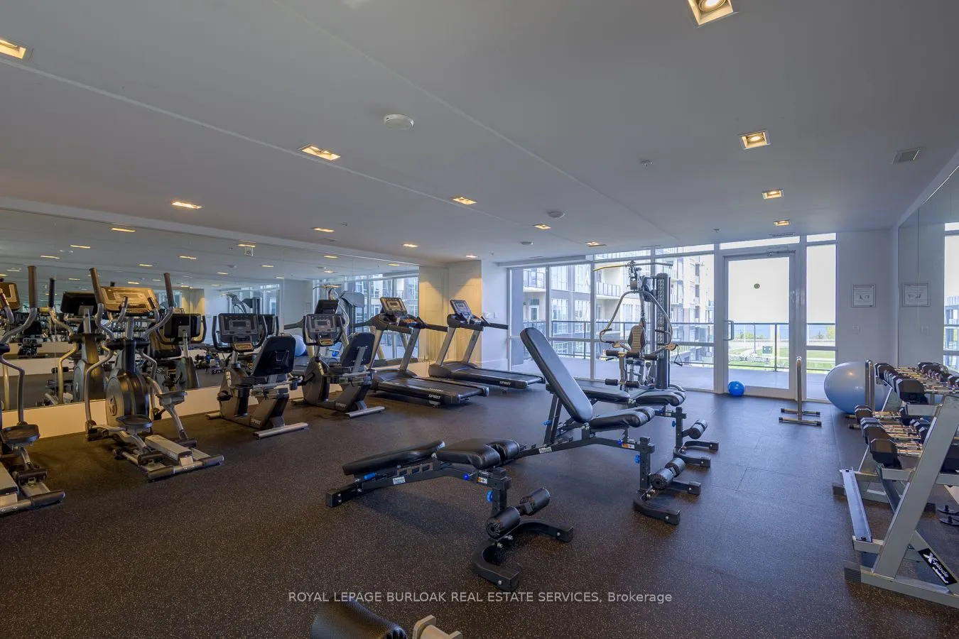 16 Concord Place, #627