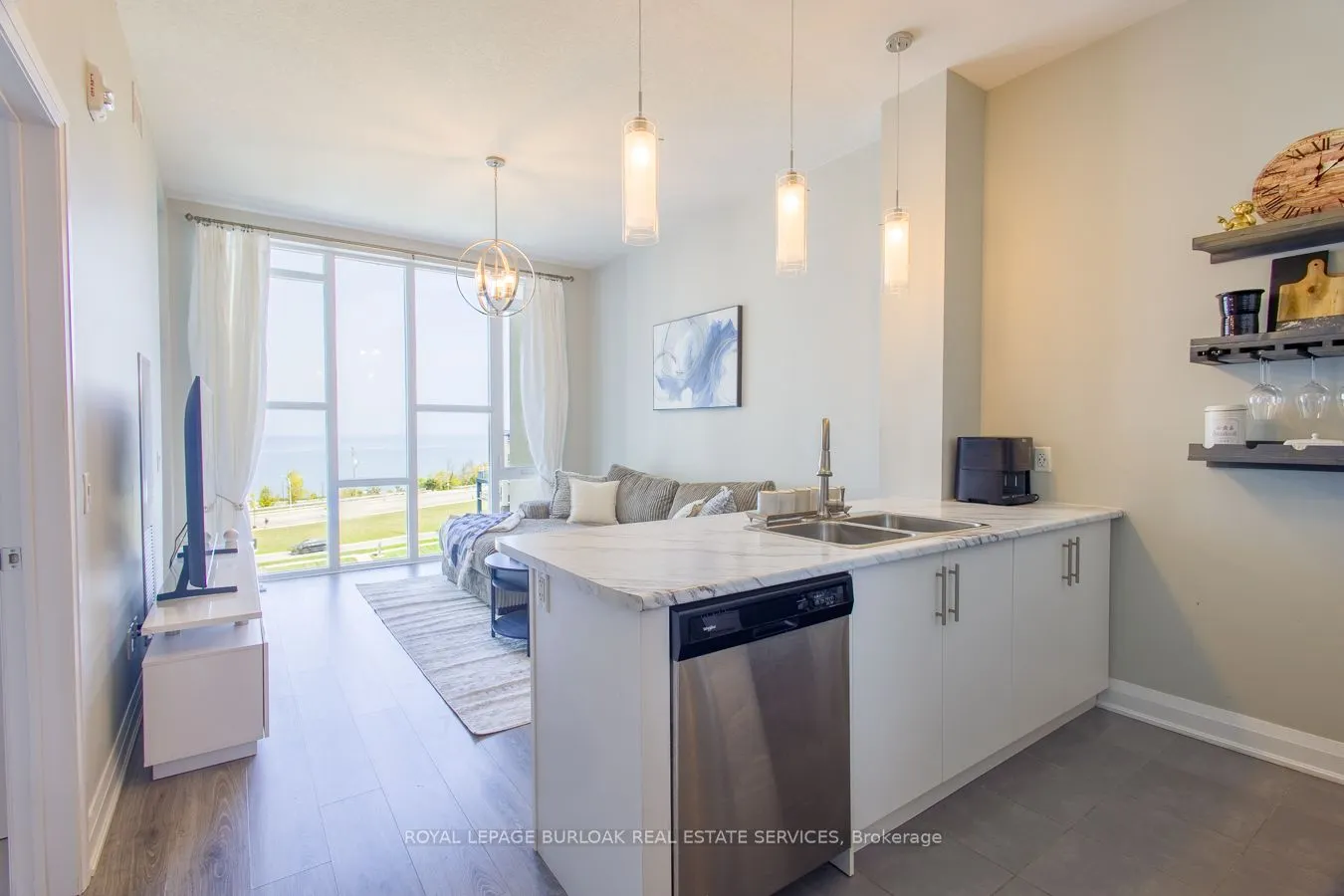 16 Concord Place, #627