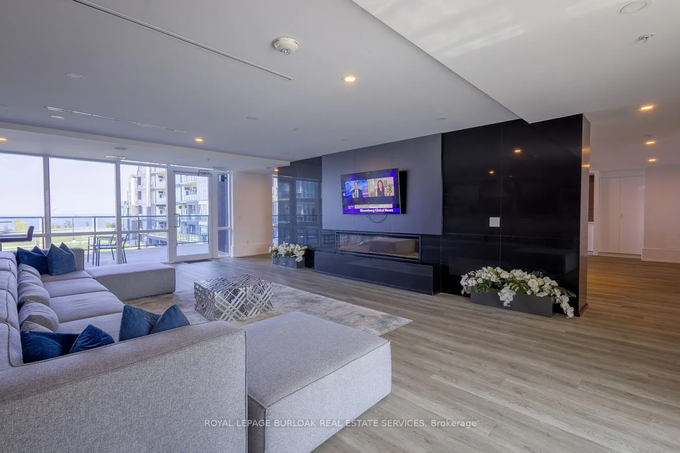 16 Concord Place, #627