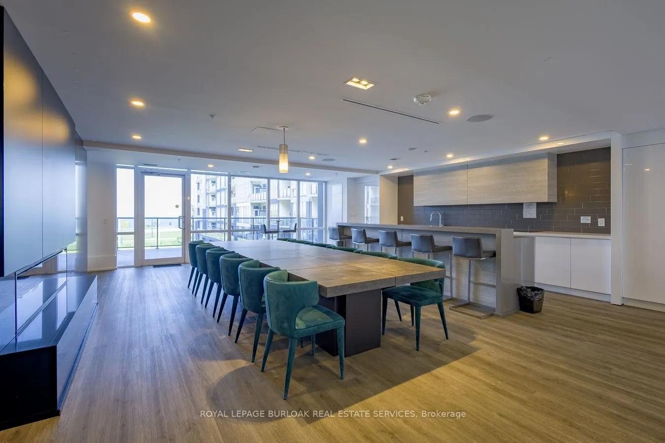 16 Concord Place, #627