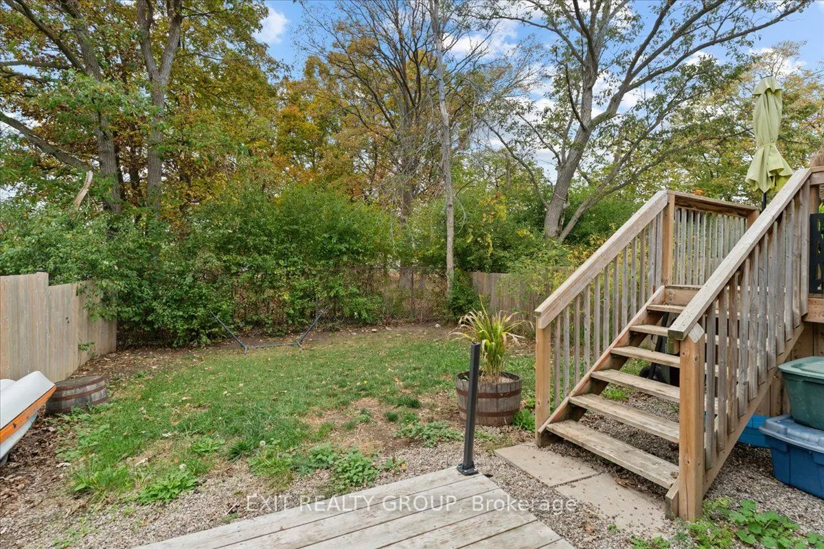 35 Ledgerock Court