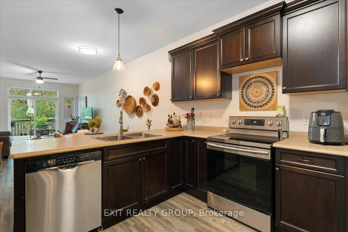 35 Ledgerock Court