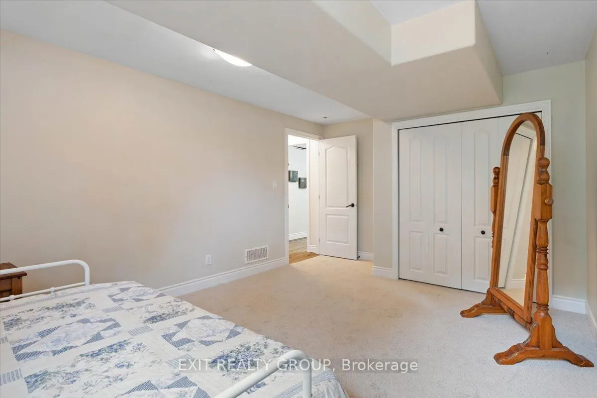 35 Ledgerock Court
