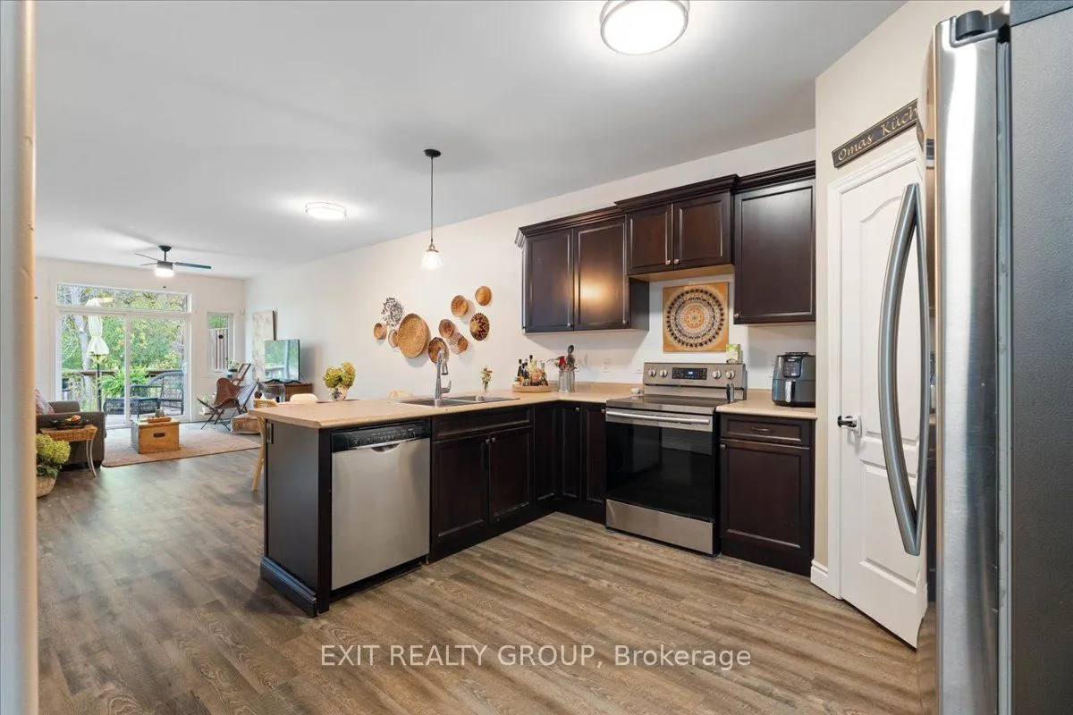 35 Ledgerock Court