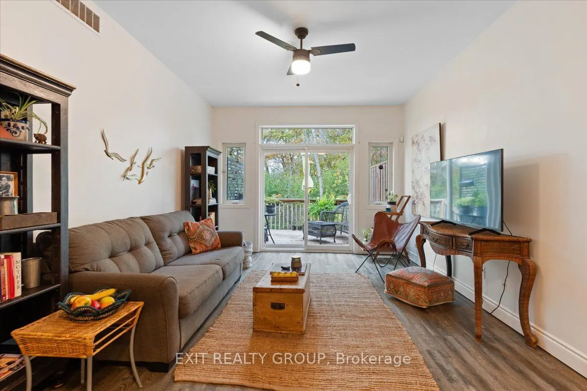 35 Ledgerock Court