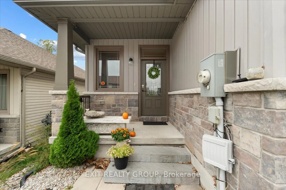 35 Ledgerock Court