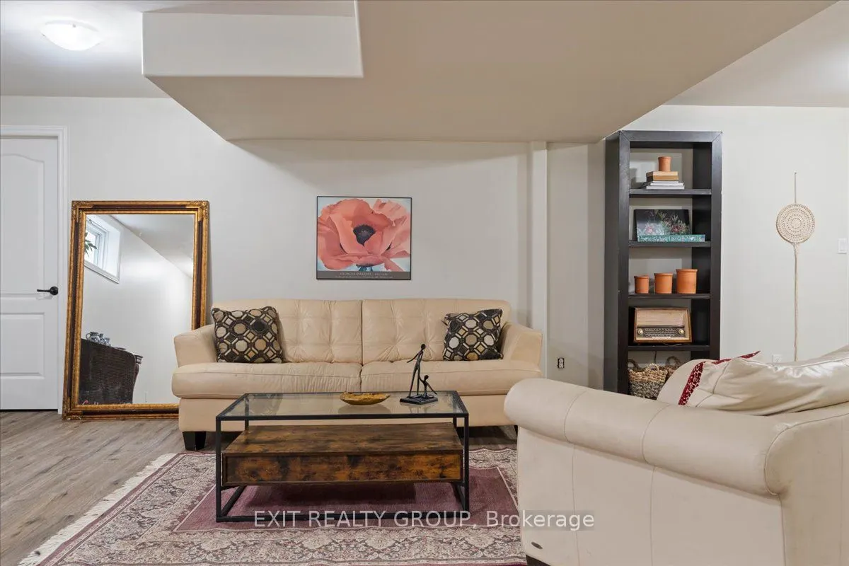 35 Ledgerock Court