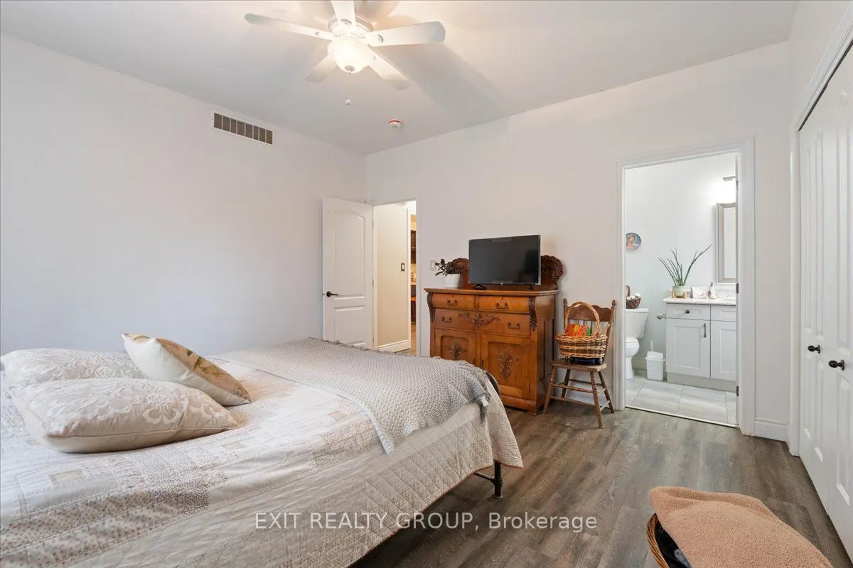 35 Ledgerock Court