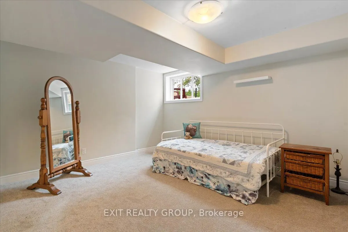 35 Ledgerock Court