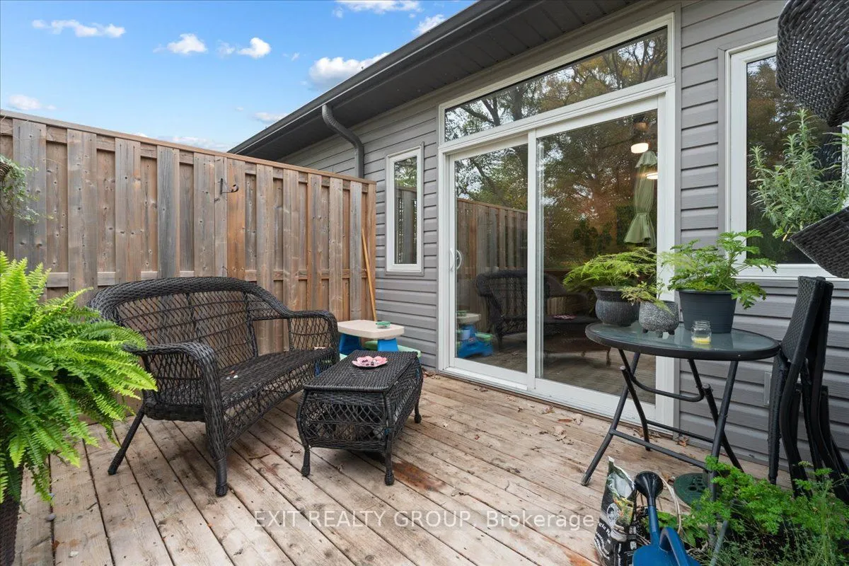 35 Ledgerock Court