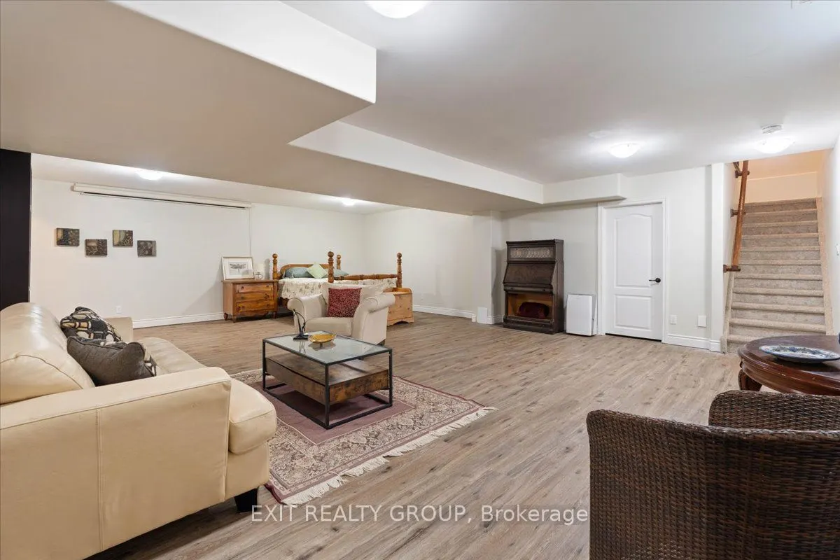 35 Ledgerock Court