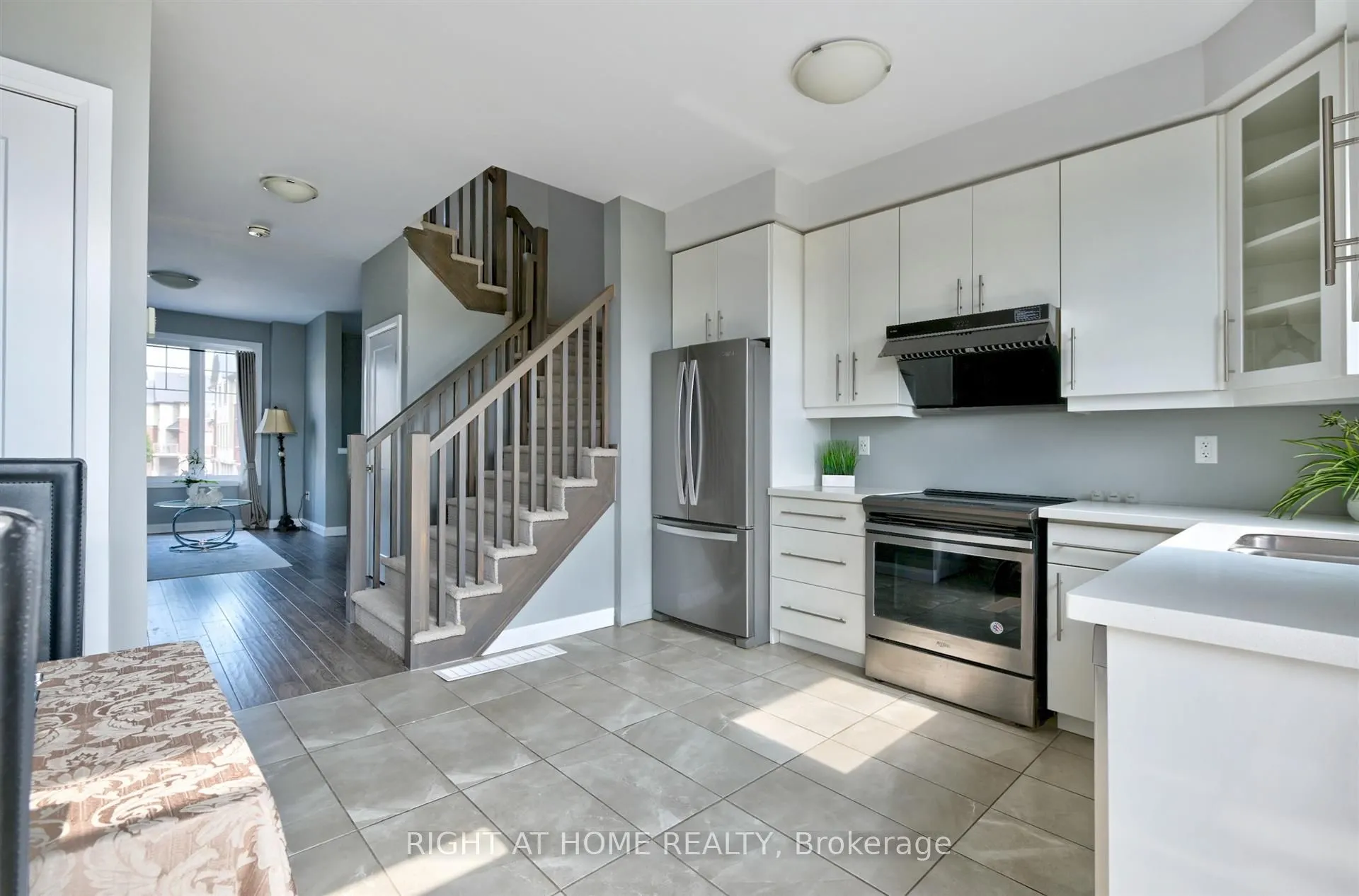 1169 Garner Road E, #90