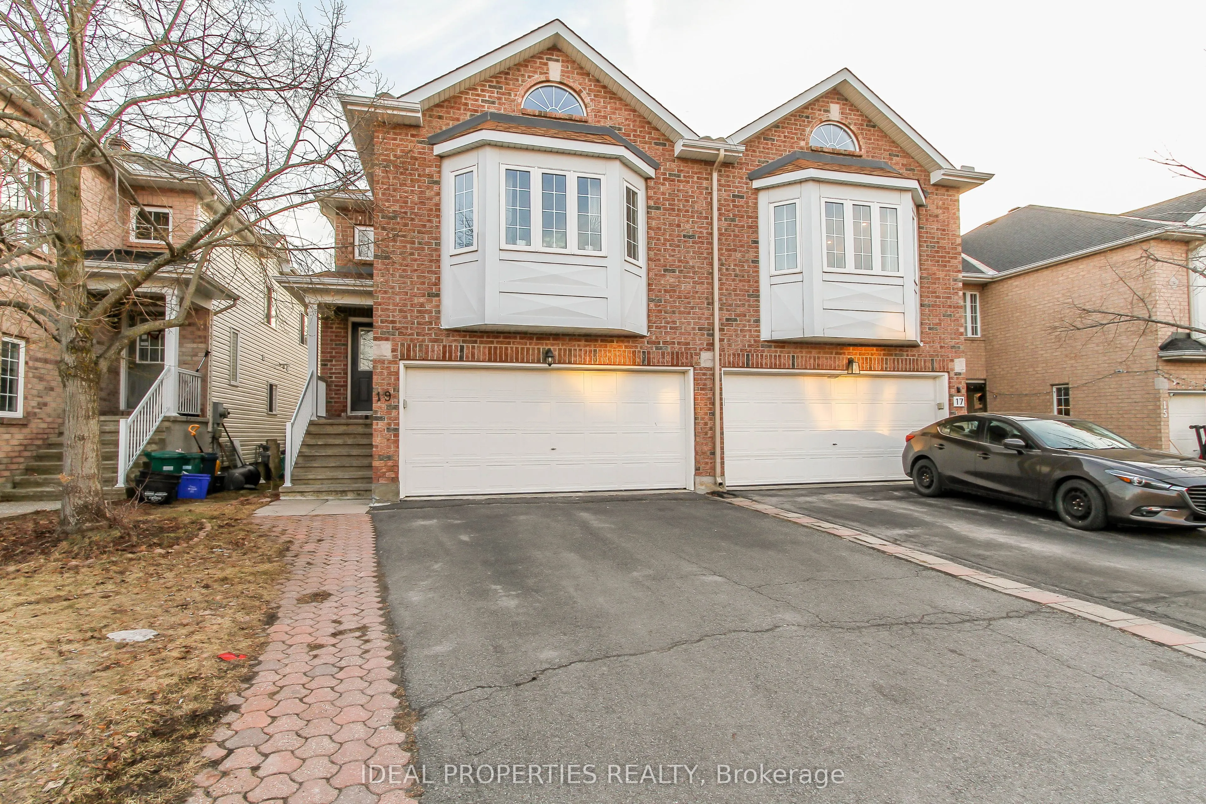 19 Castle Glen Crescent, #B