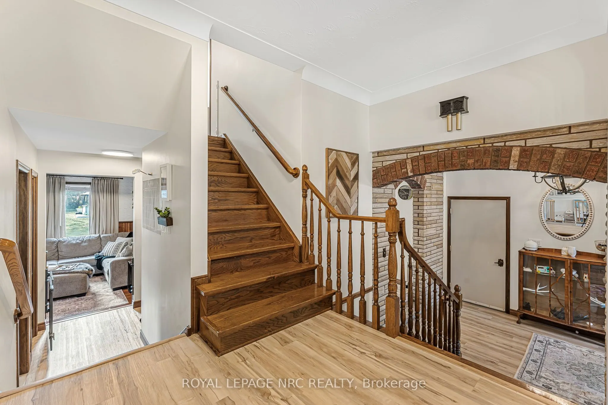 15 Oxford Boulevard