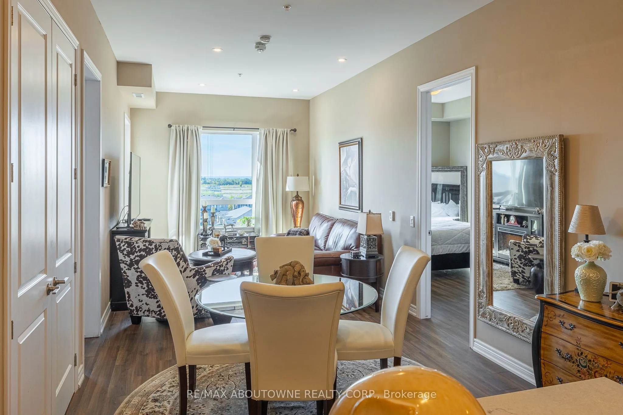40 Esplanade Lane, #614