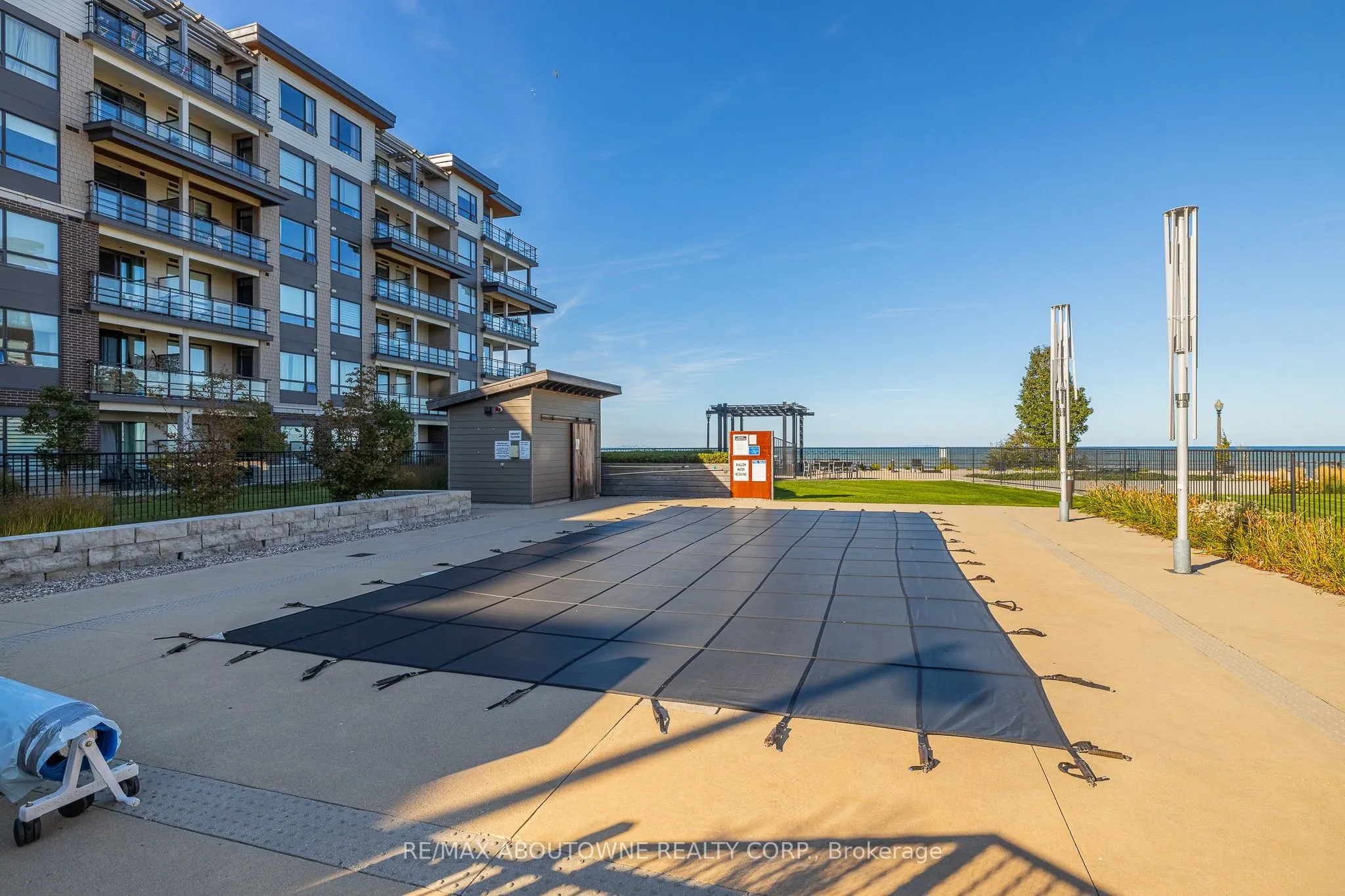 40 Esplanade Lane, #614