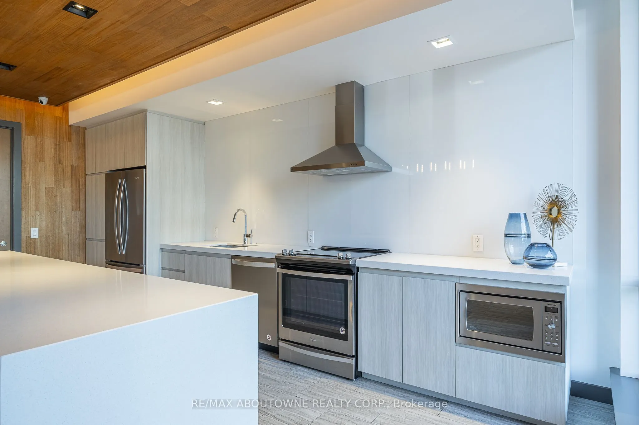 40 Esplanade Lane, #614