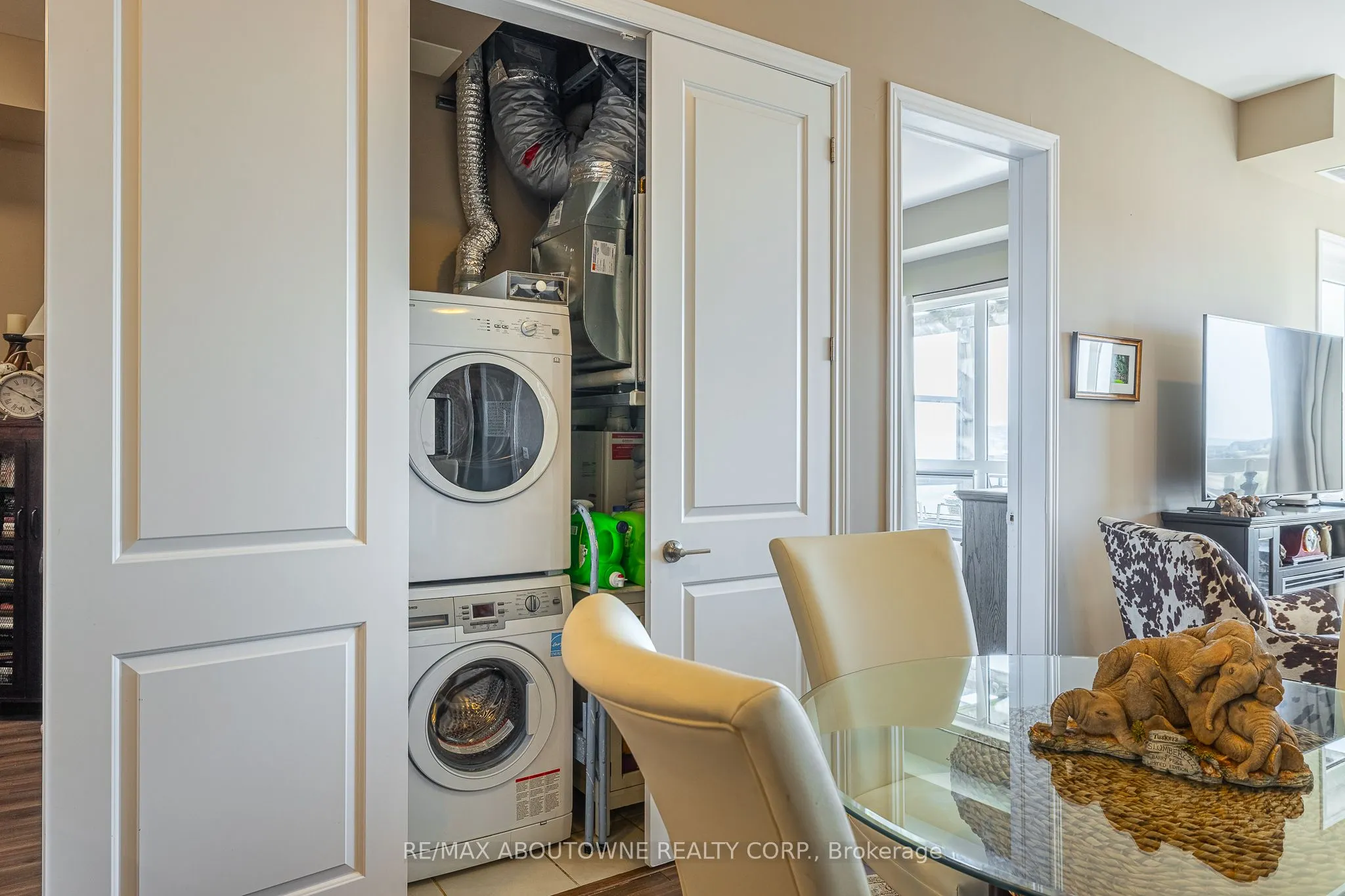 40 Esplanade Lane, #614