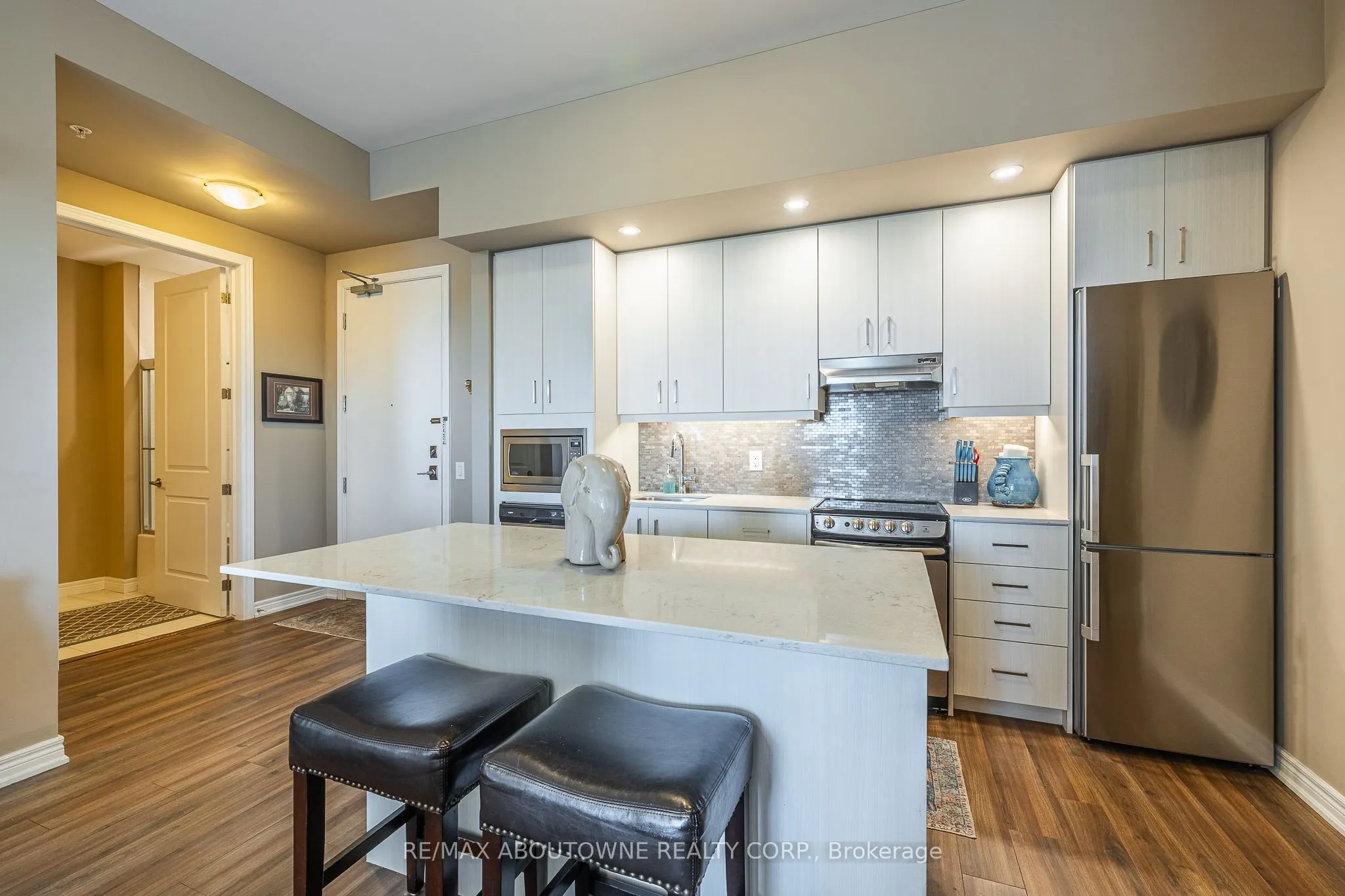 40 Esplanade Lane, #614
