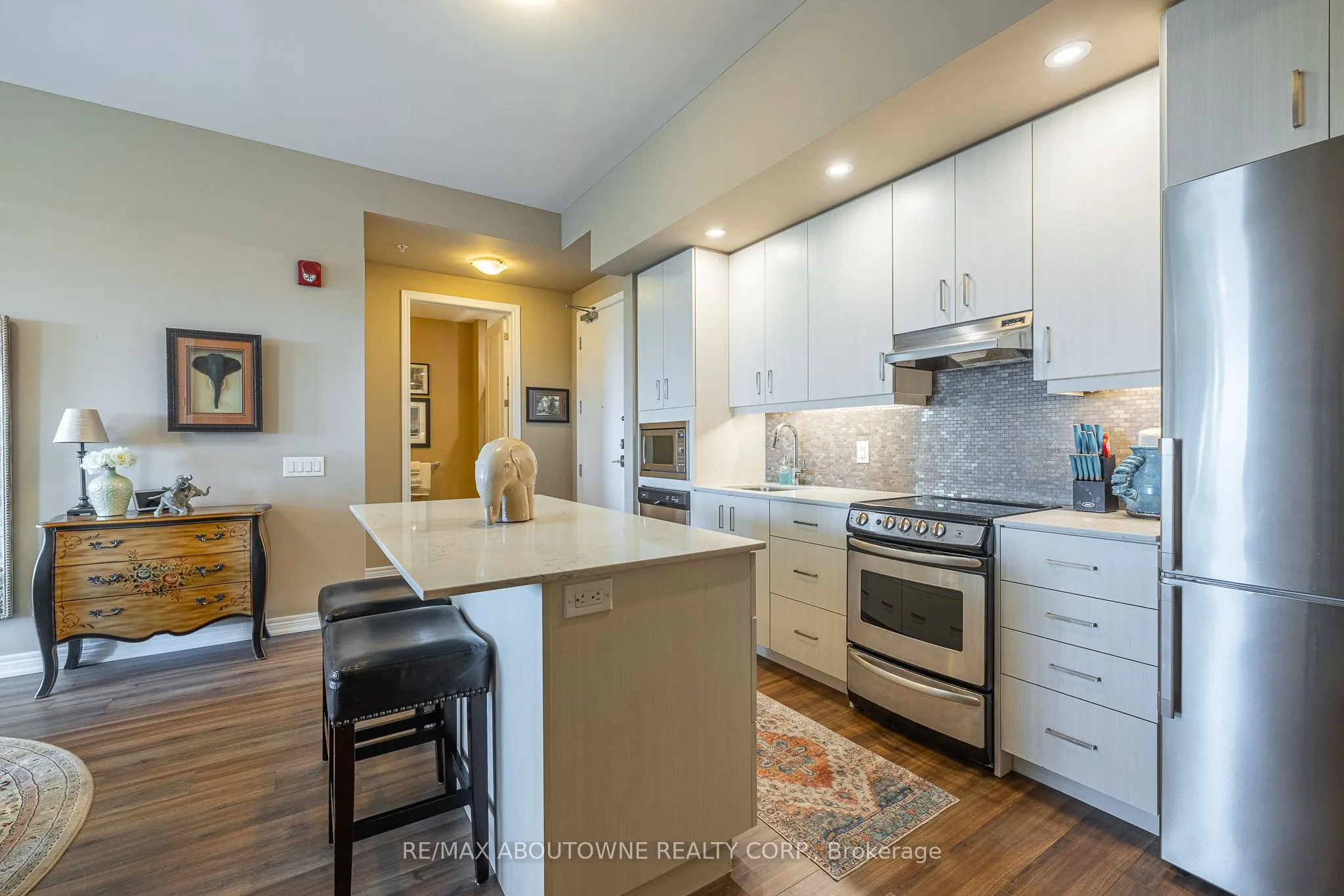 40 Esplanade Lane, #614