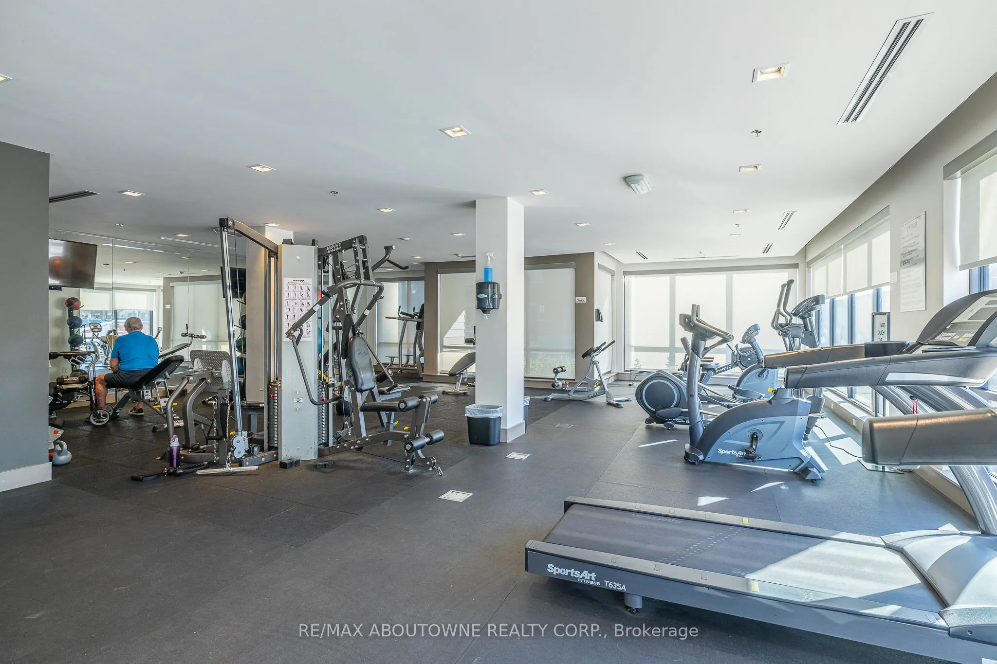 40 Esplanade Lane, #614
