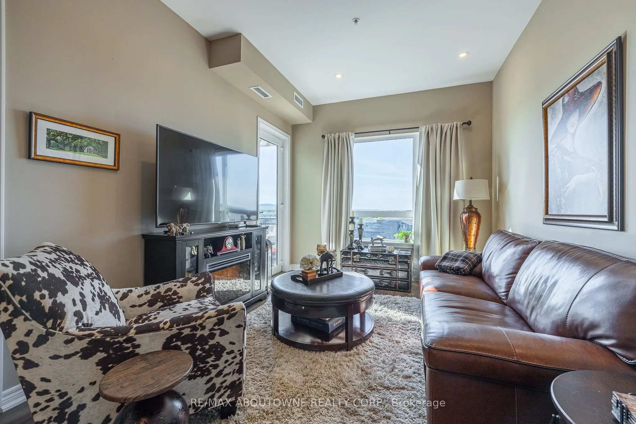 40 Esplanade Lane, #614