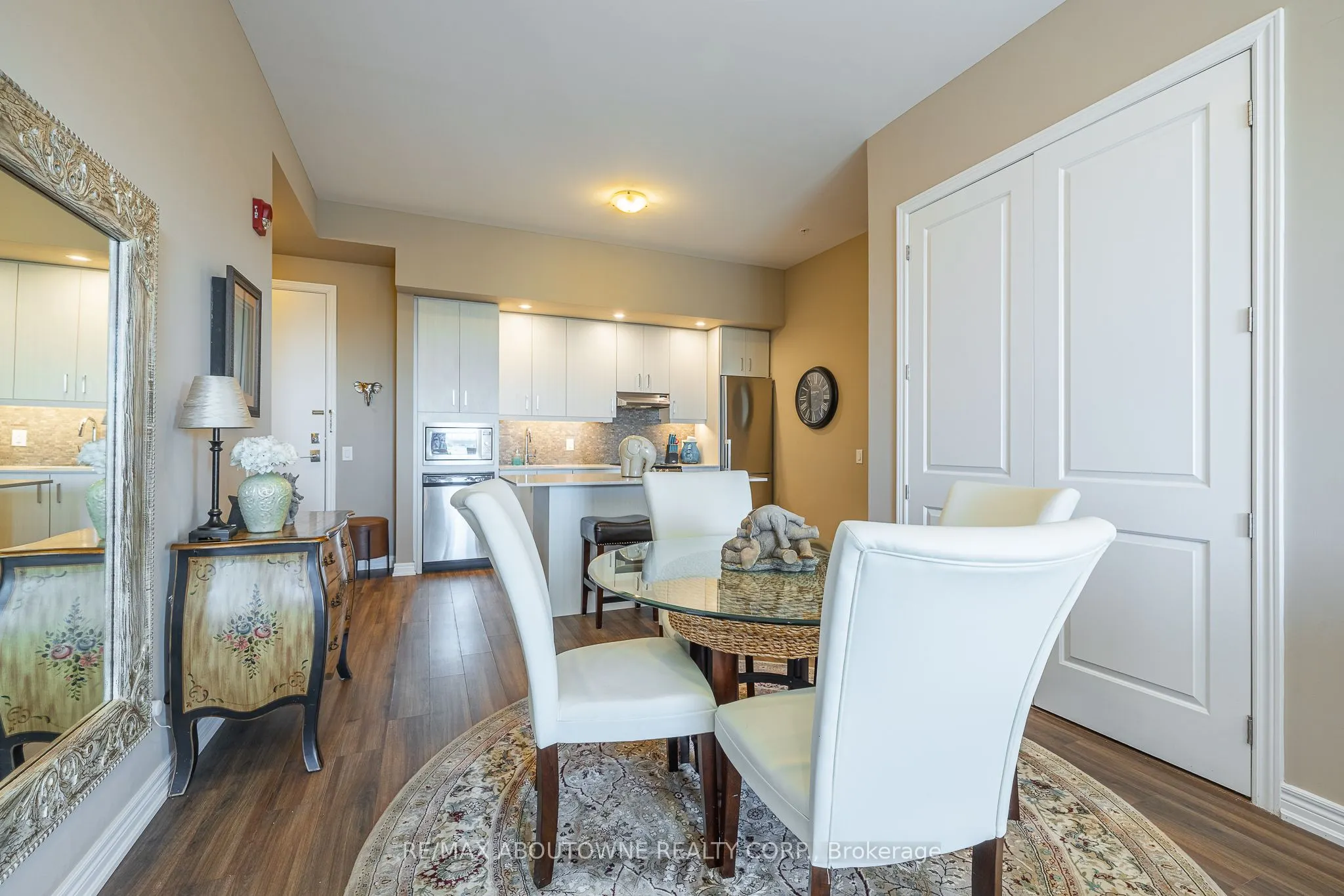 40 Esplanade Lane, #614