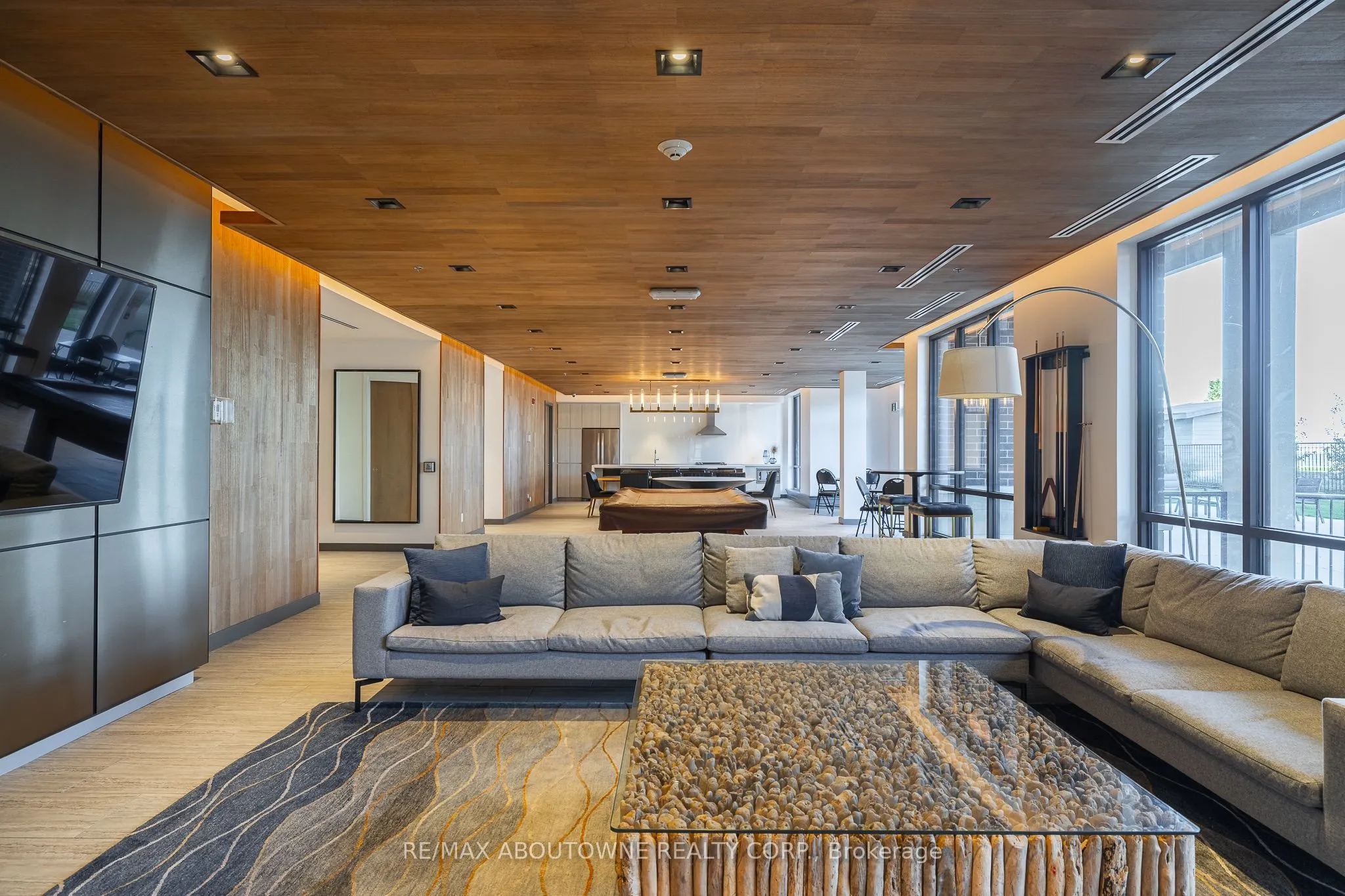 40 Esplanade Lane, #614
