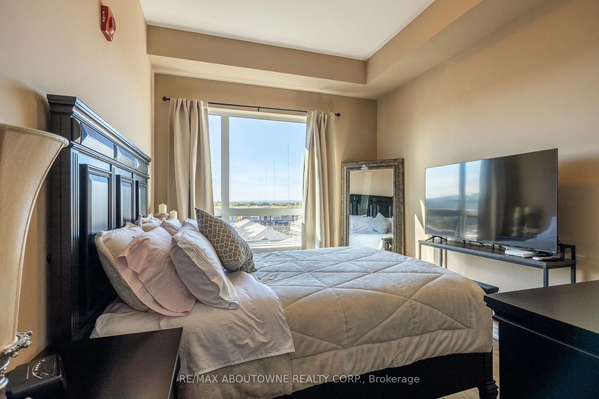 40 Esplanade Lane, #614