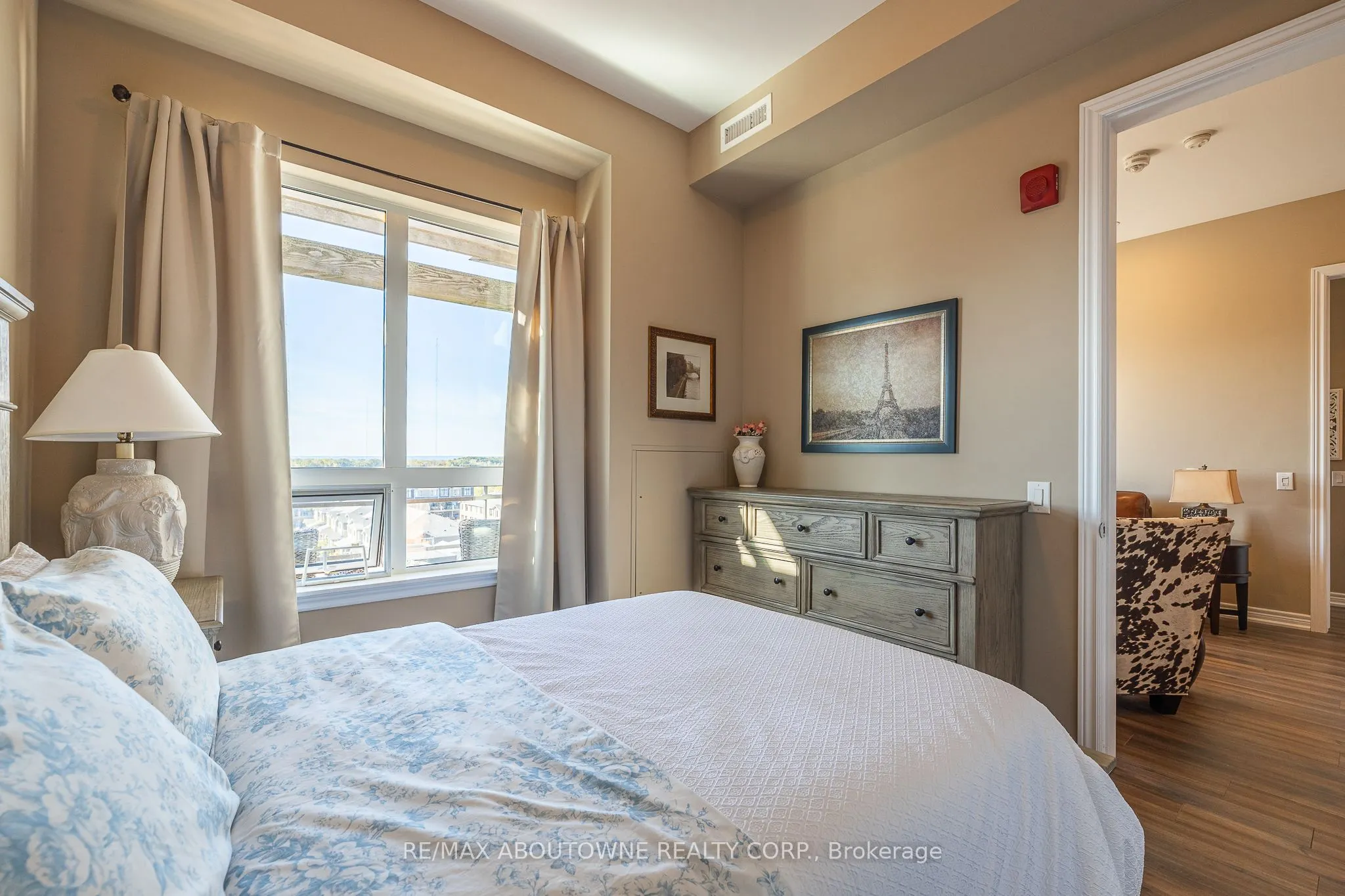 40 Esplanade Lane, #614