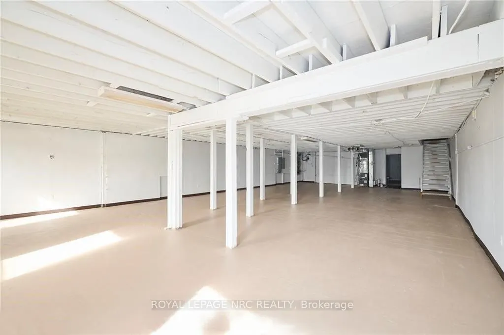 12-18 Clark Street S