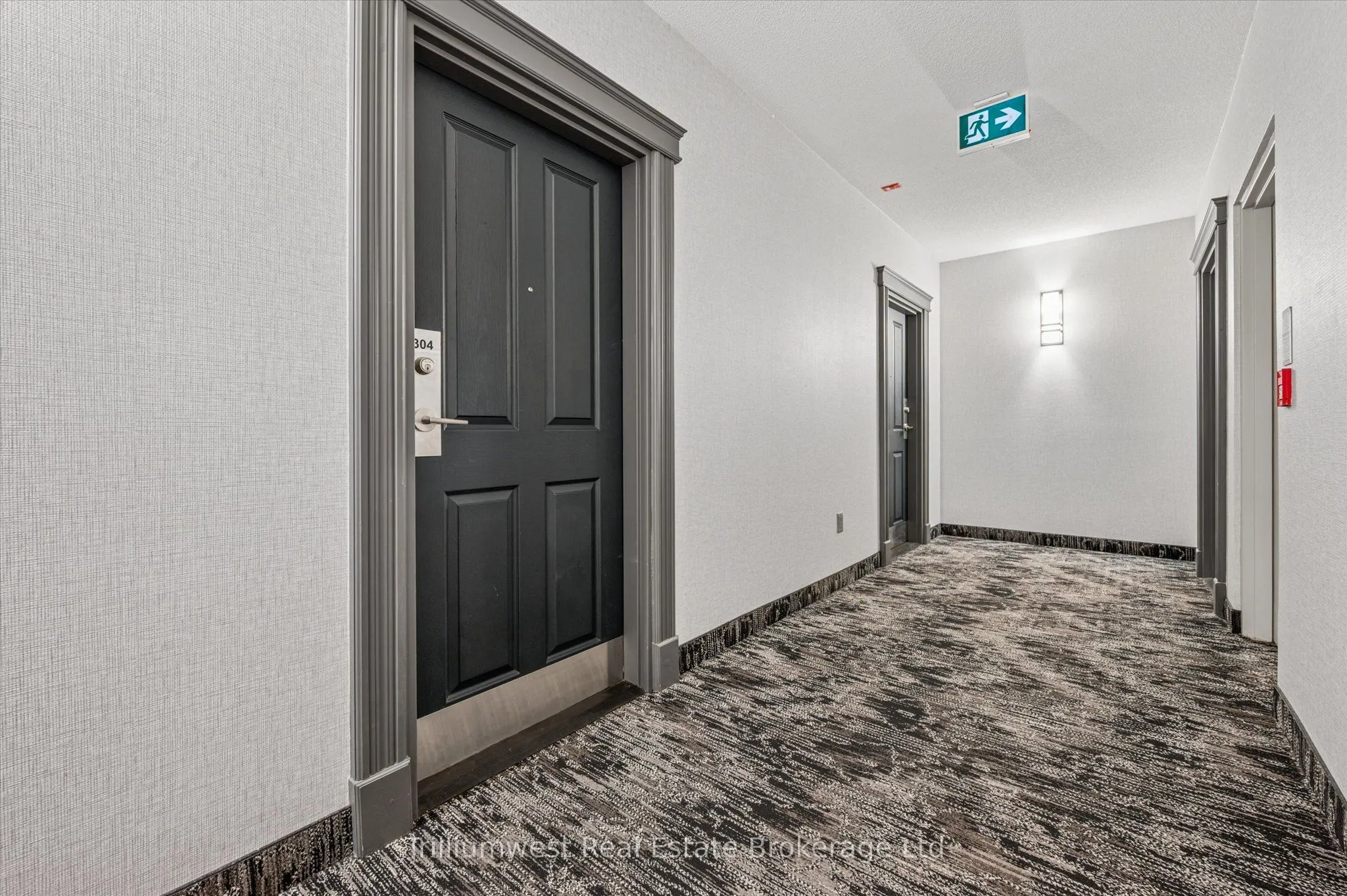 60 Wyndham Street S, #304