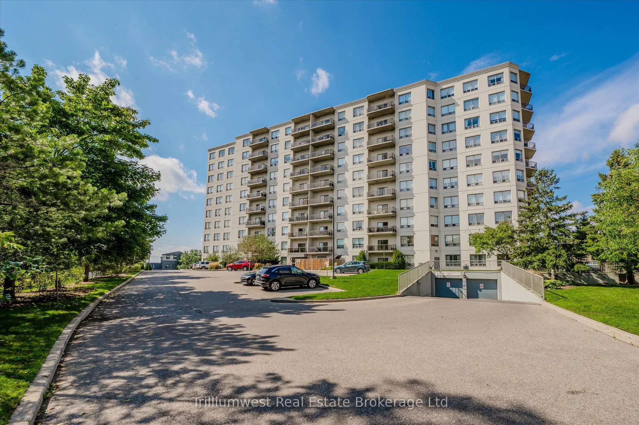60 Wyndham Street S, #304