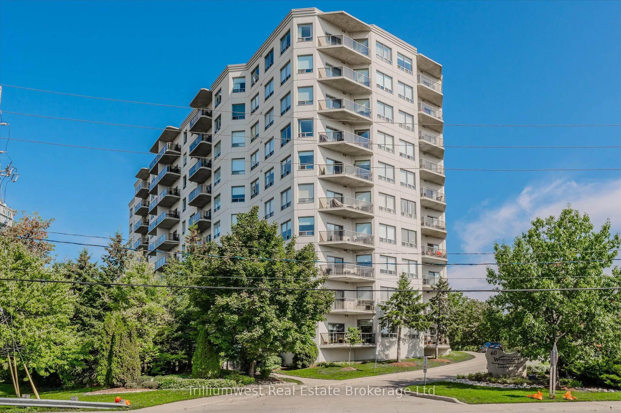 60 Wyndham Street S, #304