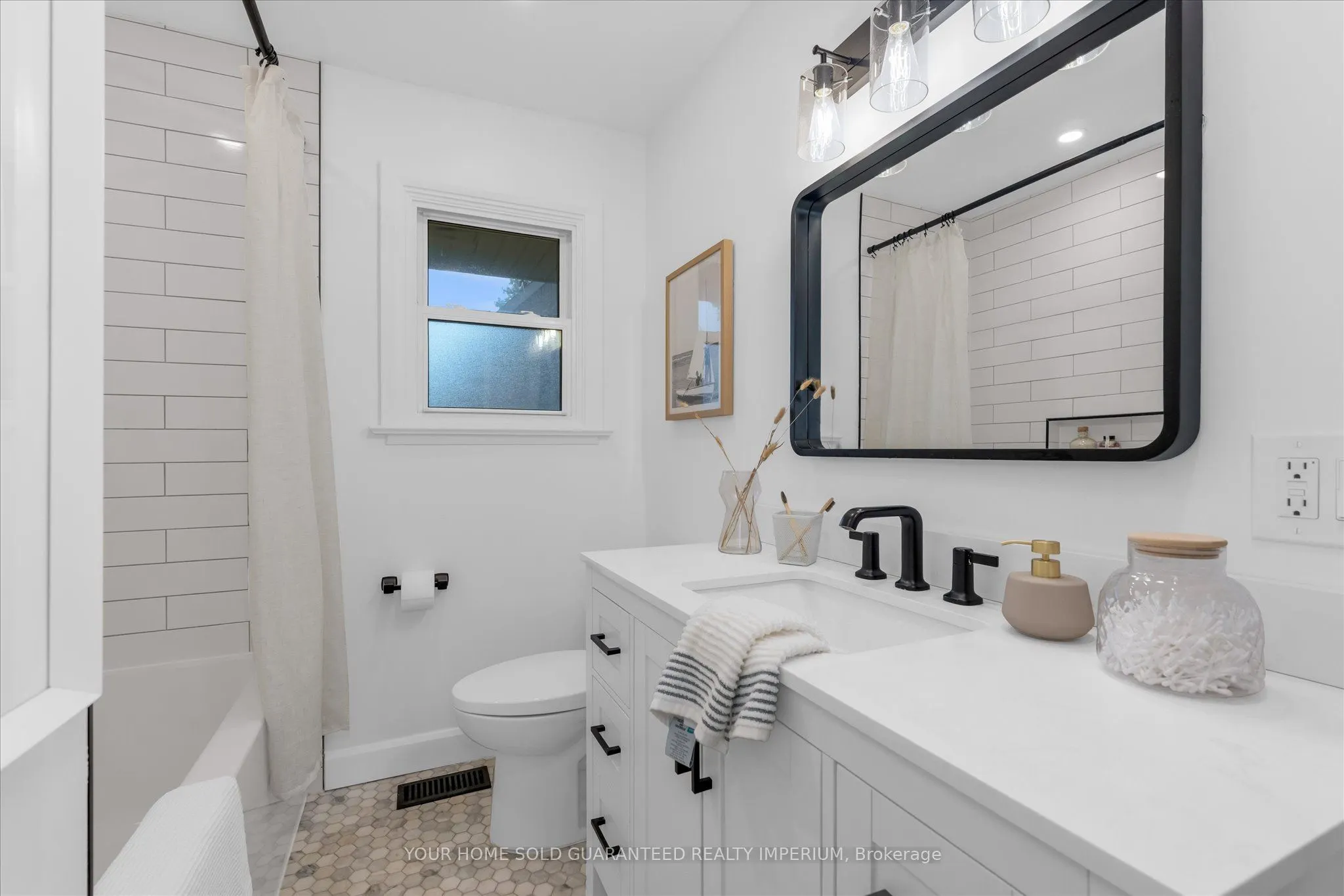 3 MULOCK Avenue