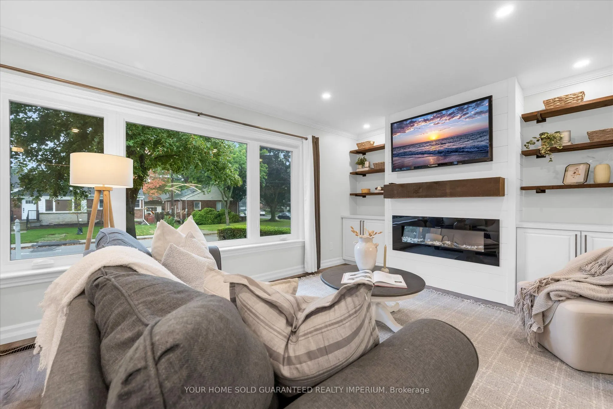 3 MULOCK Avenue