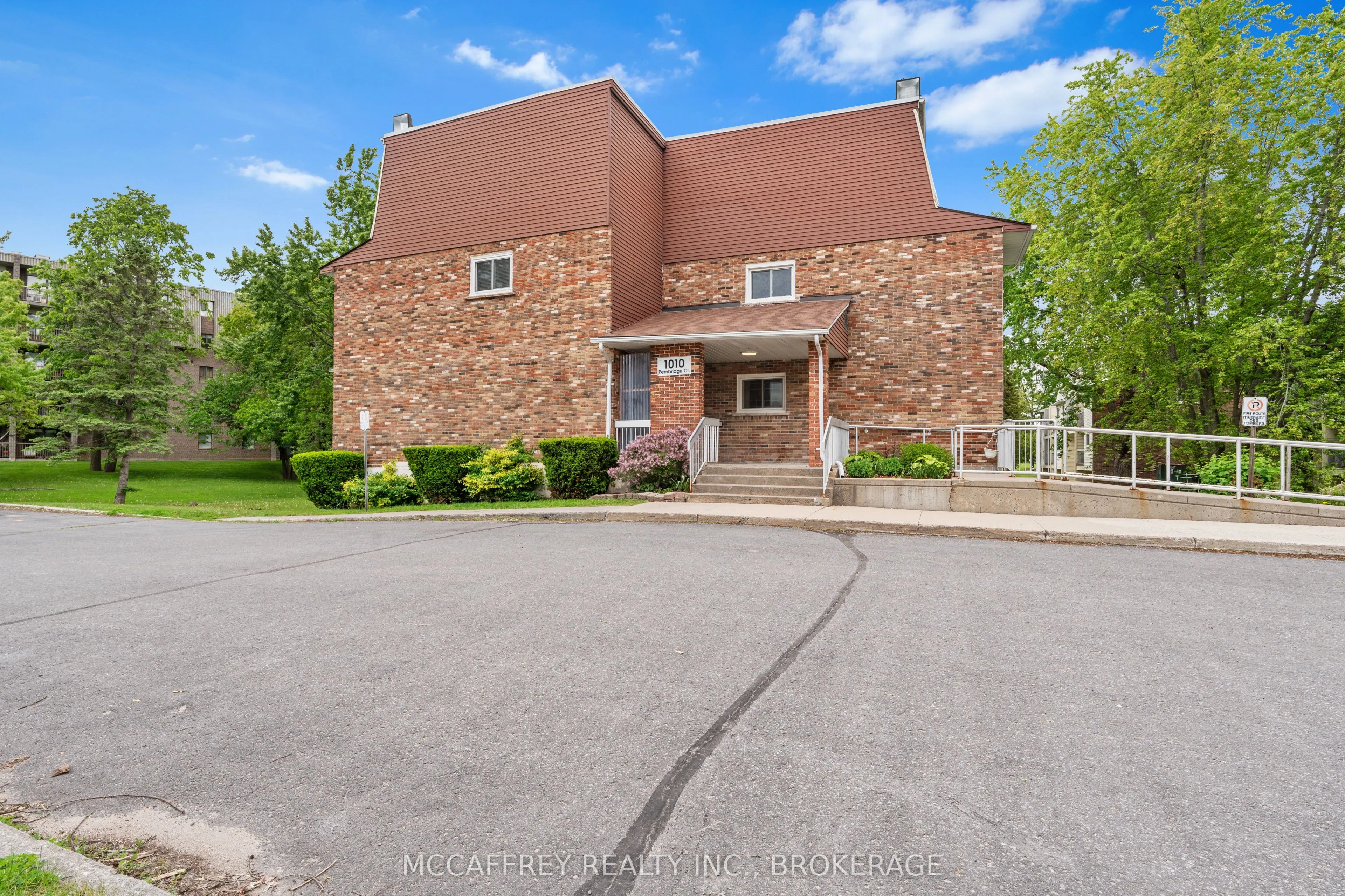 1010 Pembridge Crescent, #102