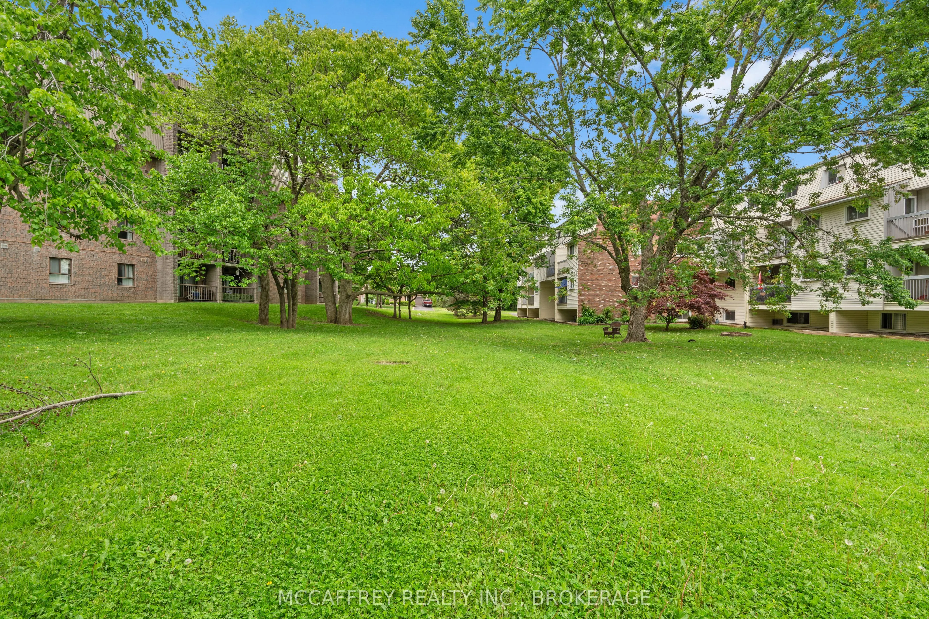 1010 Pembridge Crescent, #102