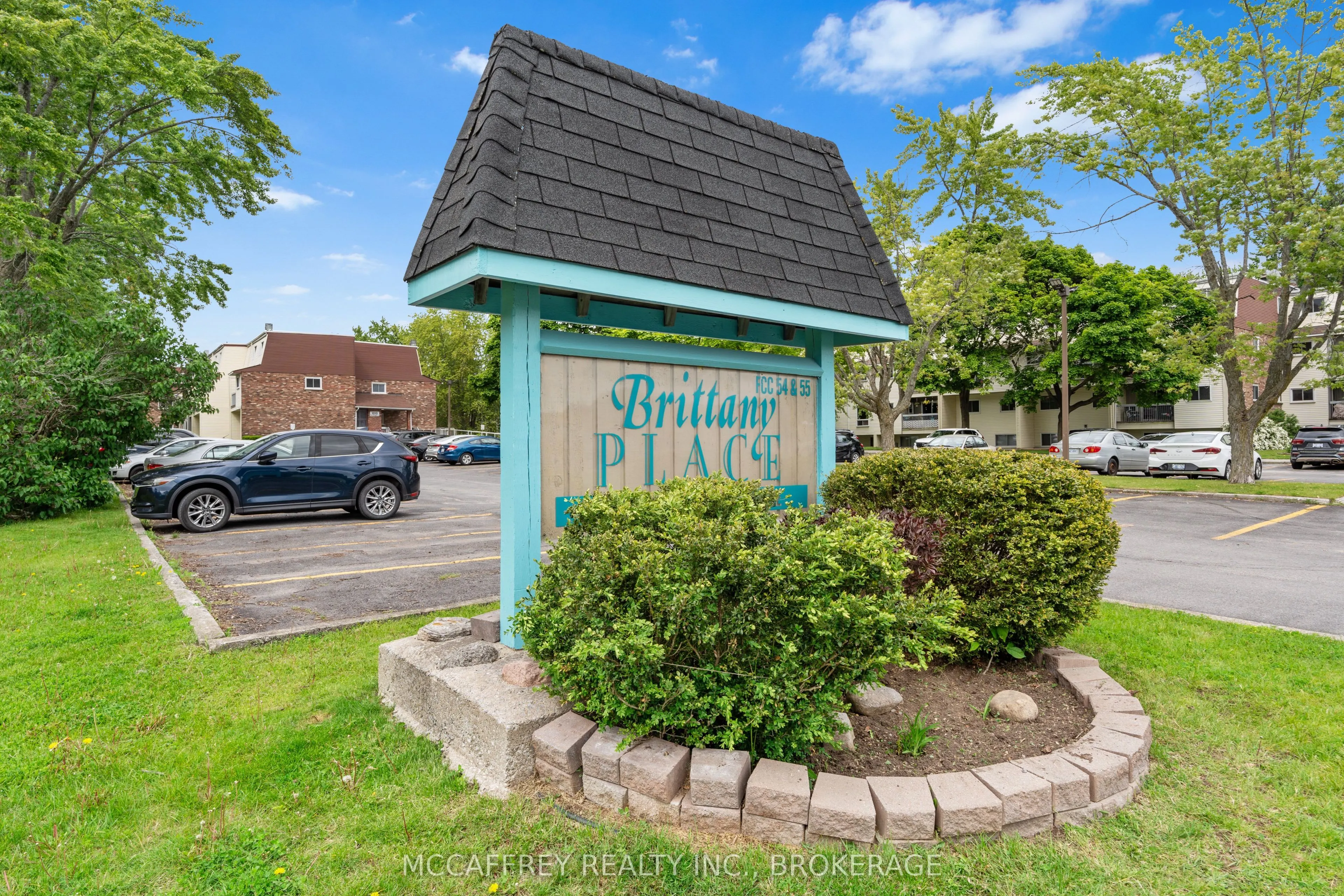 1010 Pembridge Crescent, #102