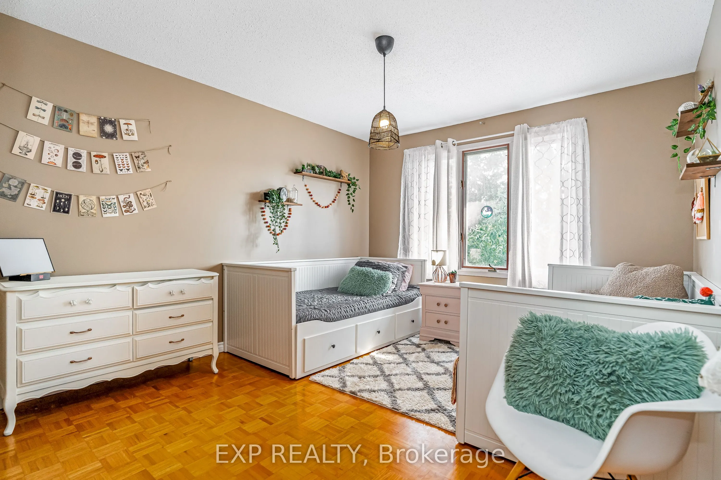36 Bethune Way