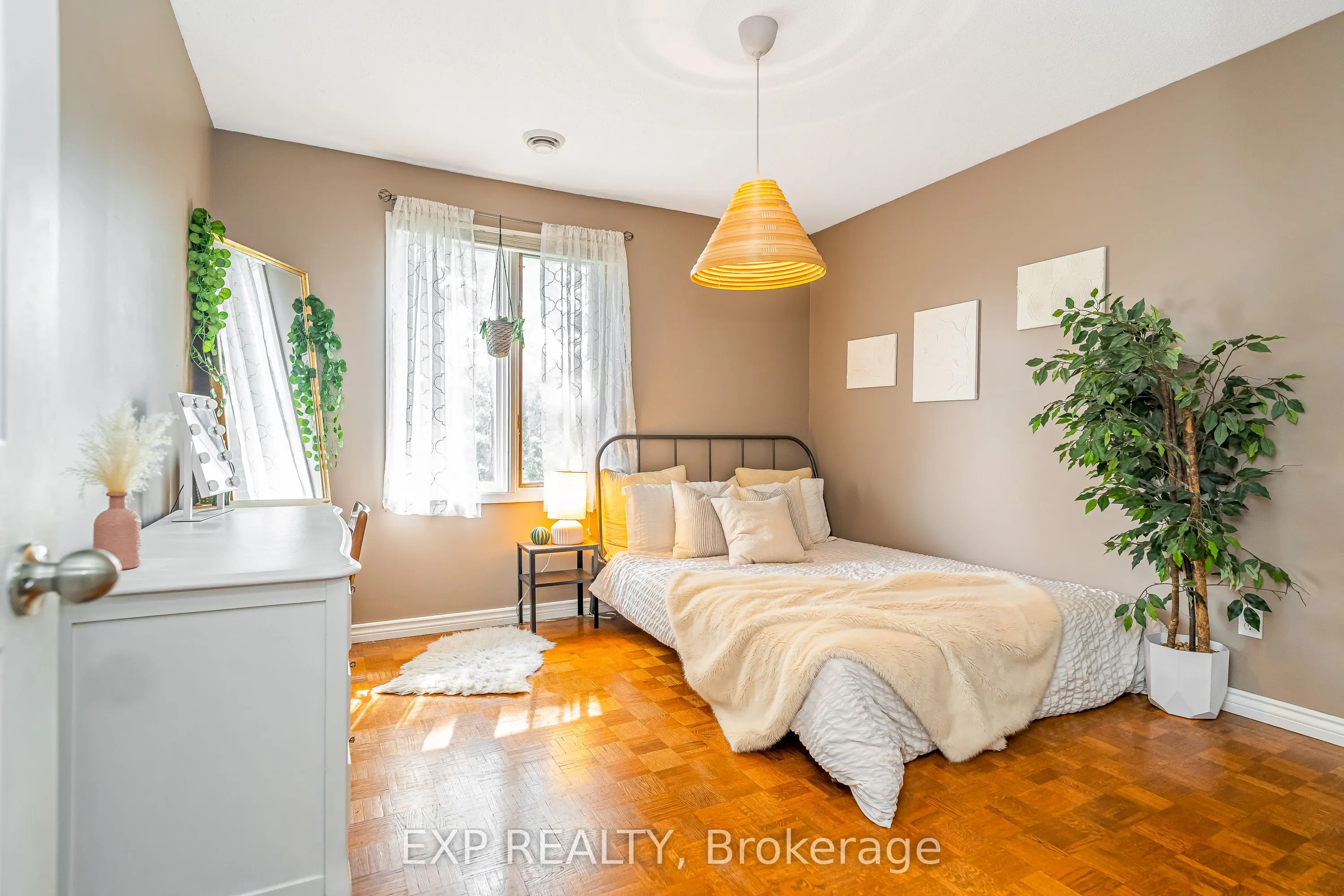 36 Bethune Way